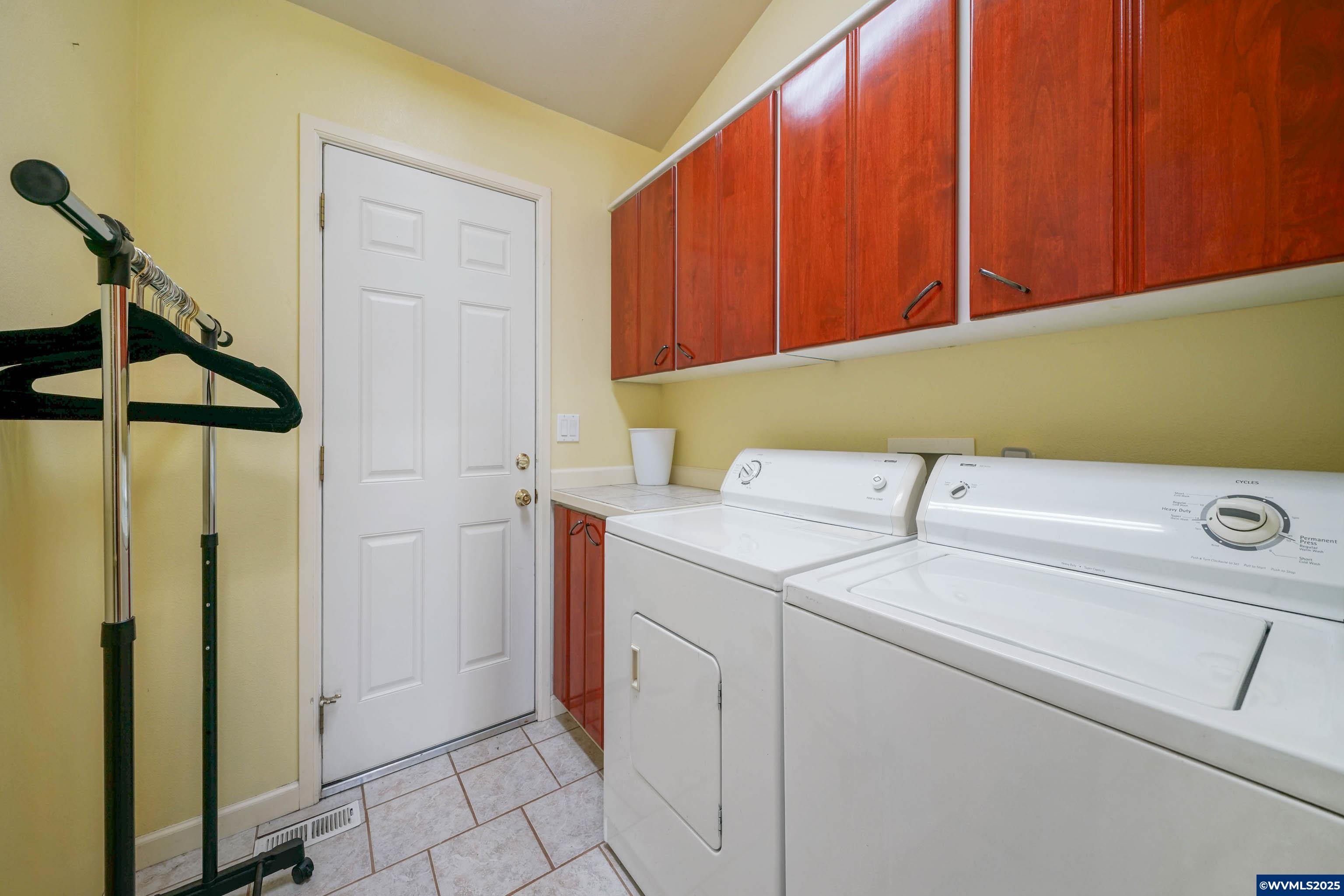 Salem, Oregon, 97306, United States, 3 Bedrooms Bedrooms, ,2 BathroomsBathrooms,Residential,For Sale,1762533