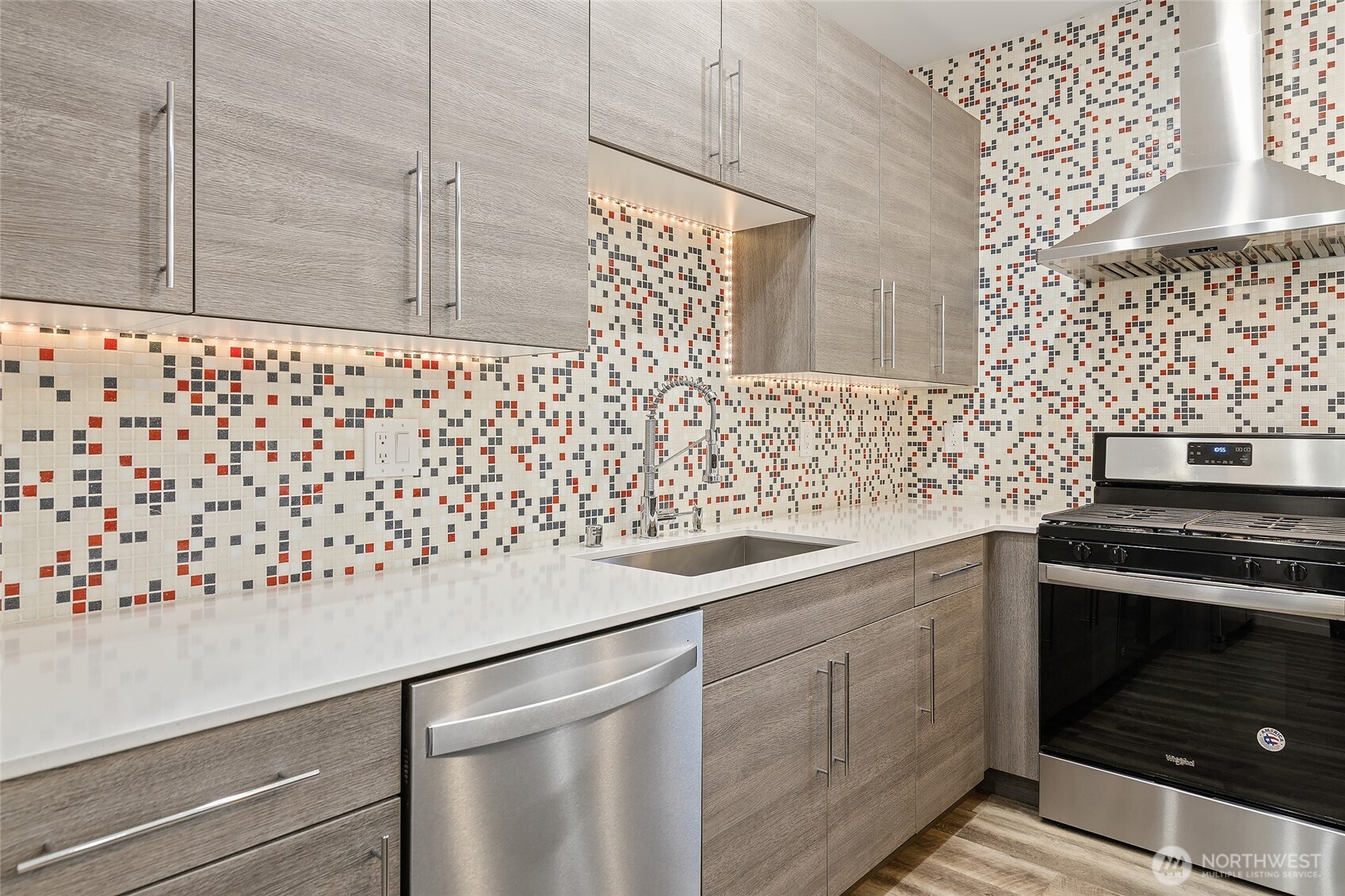 Seattle, Washington, 98103, United States, 2 Bedrooms Bedrooms, ,1 BathroomBathrooms,Residential,For Sale,1991095