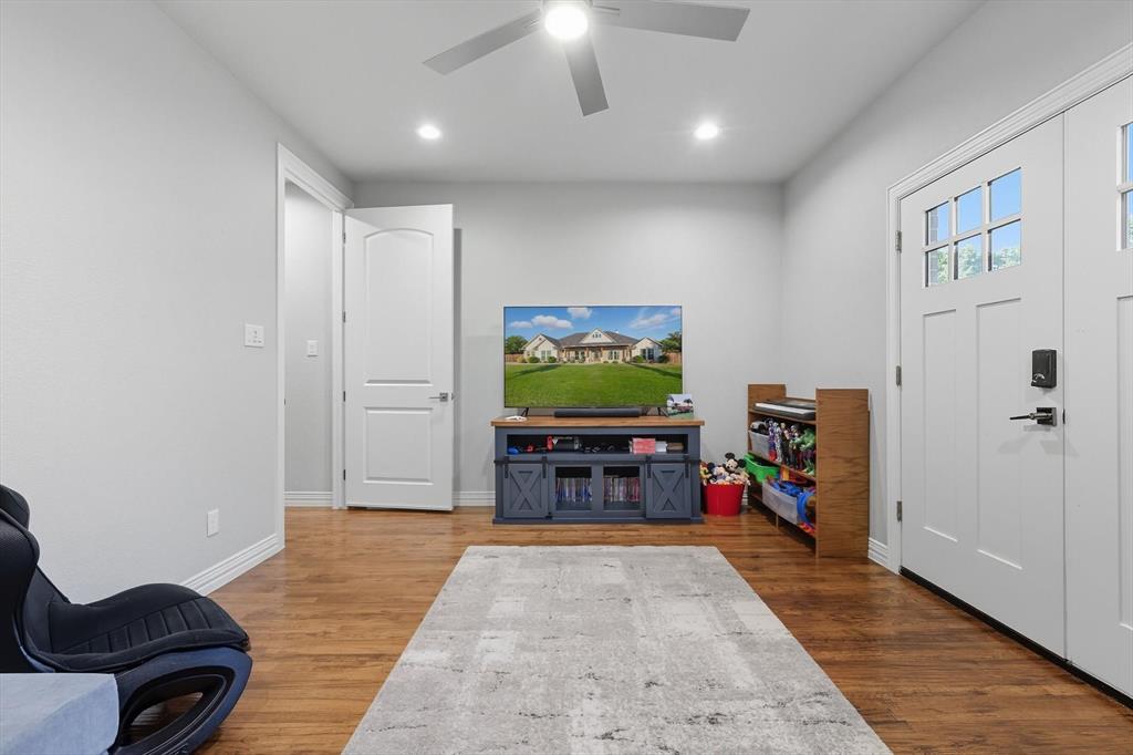 Midlothian, Texas, 76065, United States, 4 Bedrooms Bedrooms, ,3 BathroomsBathrooms,Residential,For Sale,1950999