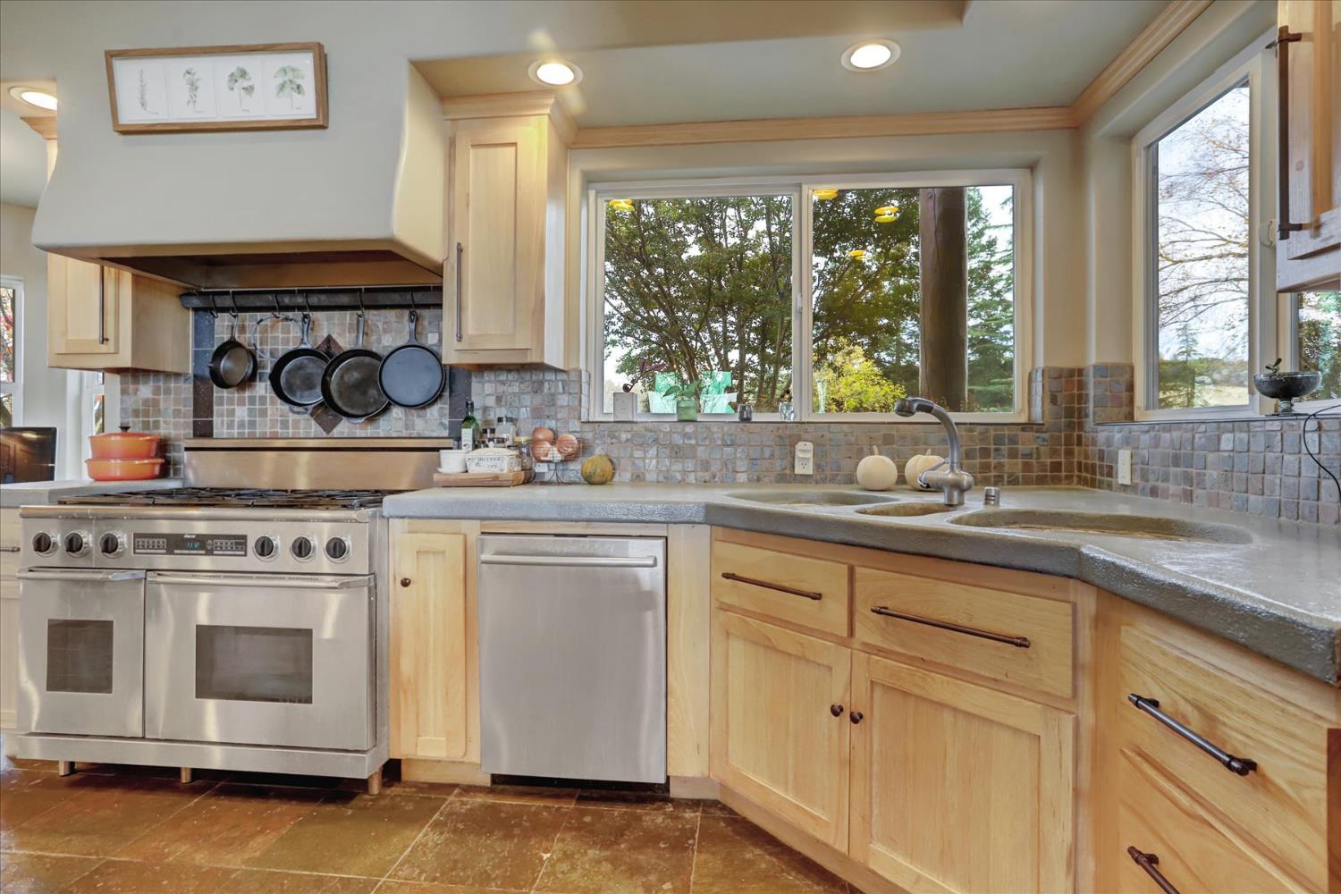 Grass Valley, California, 95949, United States, 3 Bedrooms Bedrooms, ,3 BathroomsBathrooms,Residential,For Sale,1992589