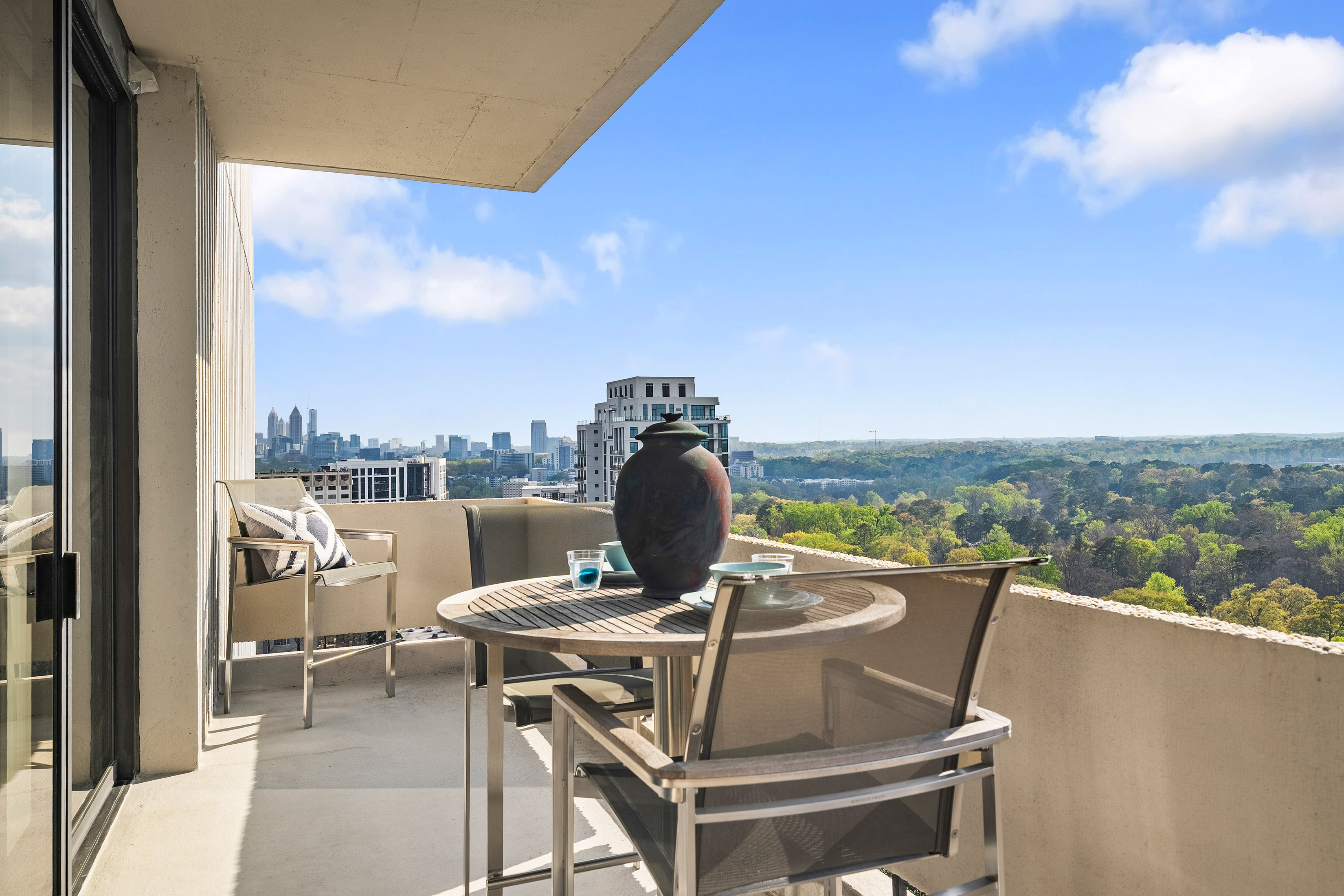  Fully Renovated Residence with Stunning Skyline Views - 物件實景