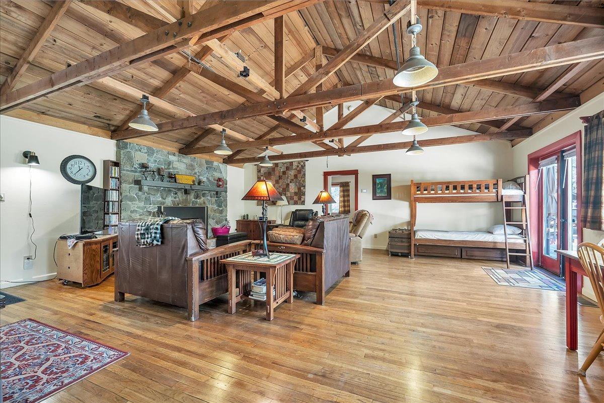 Nevada City, California, 95959, United States, 2 Bedrooms Bedrooms, ,3 BathroomsBathrooms,Residential,For Sale,1887439