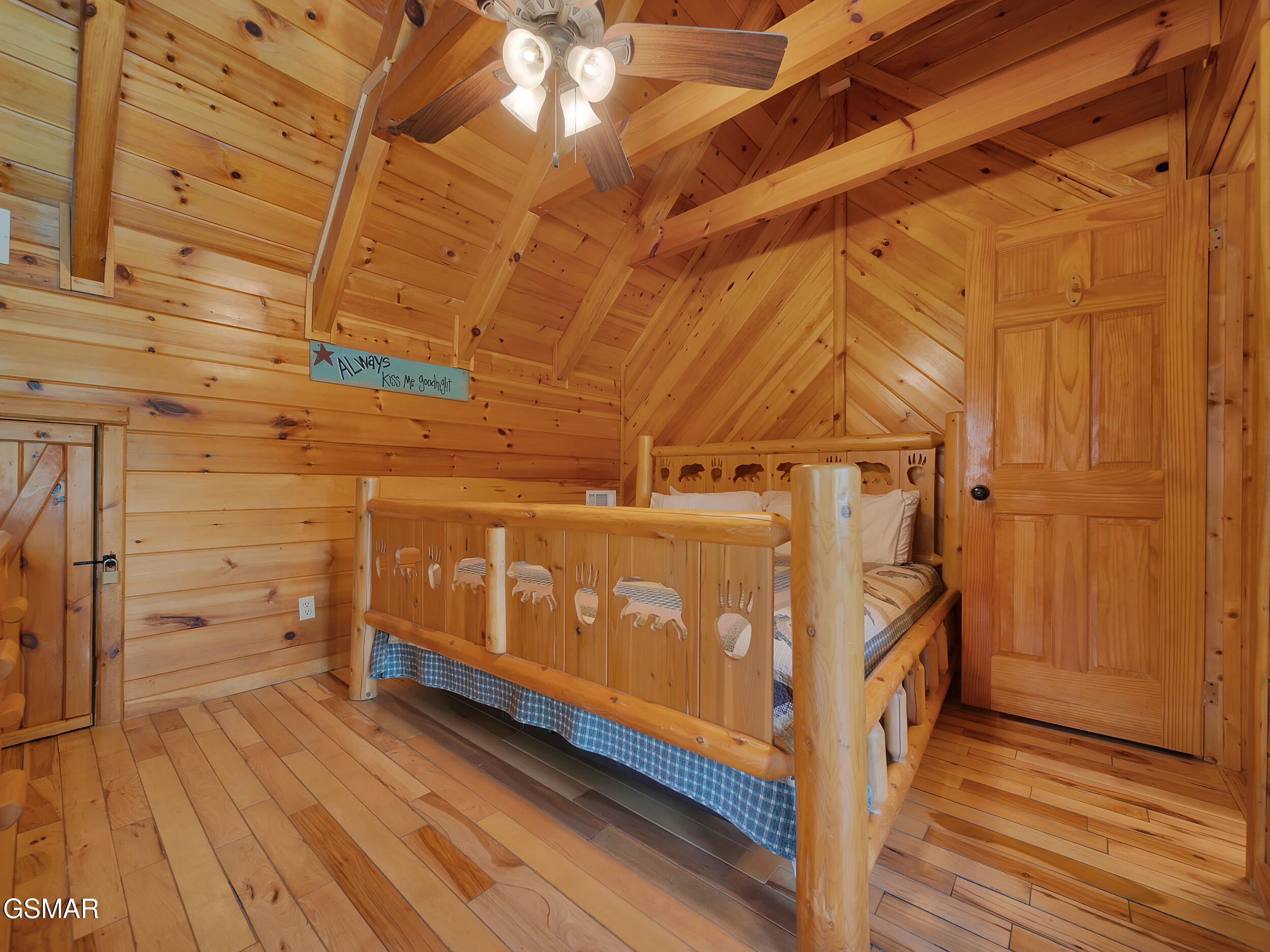 Gatlinburg, Tennessee, 37738, United States, 2 Bedrooms Bedrooms, ,2 BathroomsBathrooms,Residential,For Sale,1982435