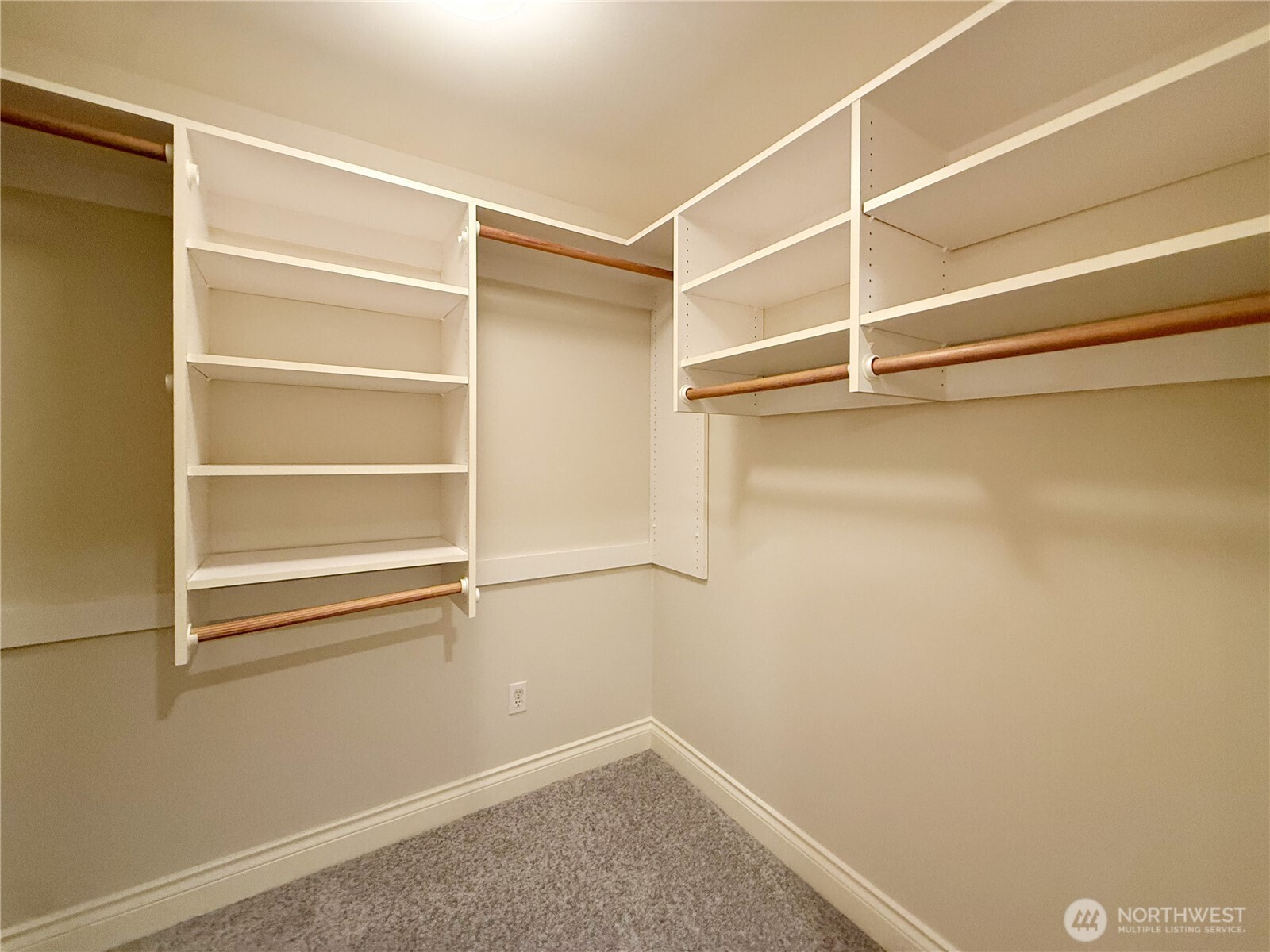 Seattle, Washington, 98199, United States, 2 Bedrooms Bedrooms, ,2 BathroomsBathrooms,Residential,For Sale,1998724