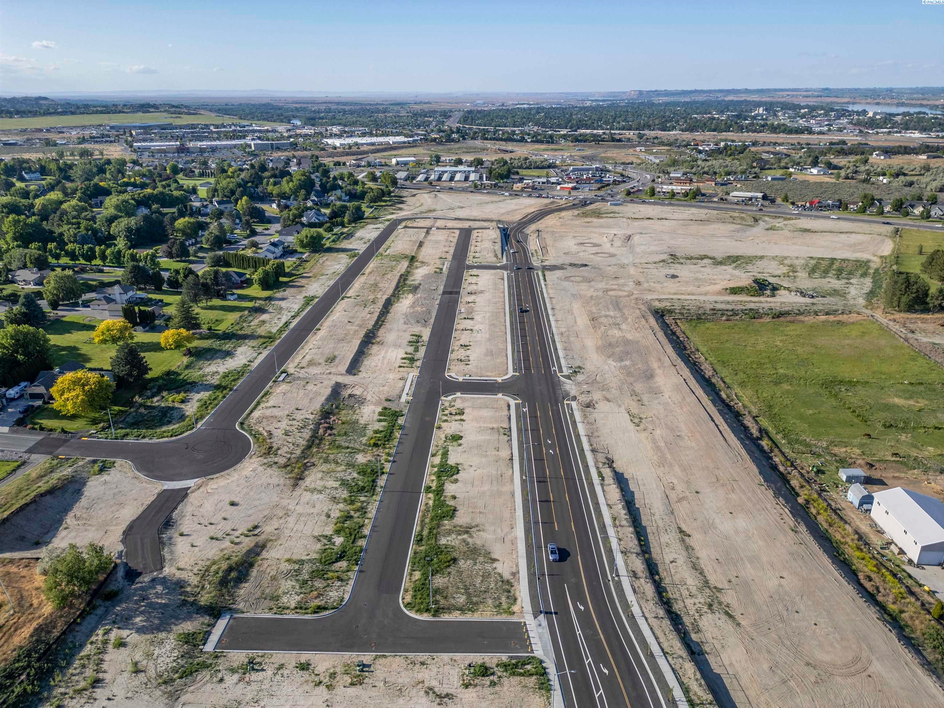 Richland, Washington, 99352, United States, 4 Bedrooms Bedrooms, ,2 BathroomsBathrooms,Residential,For Sale,1983141