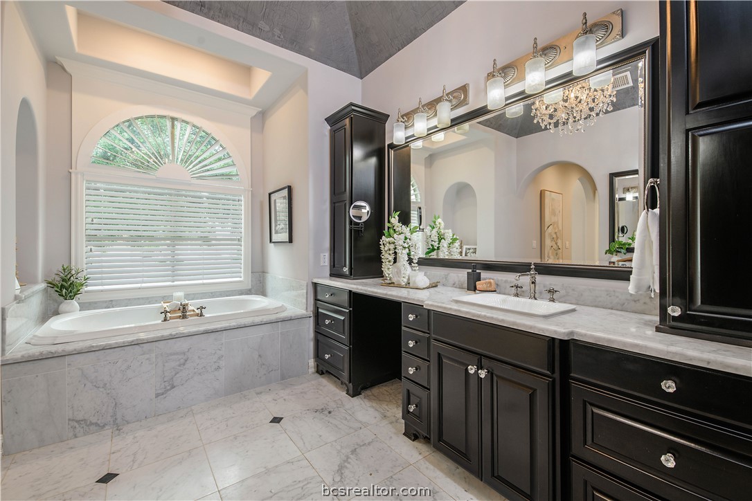 Bryan, Texas, 77802, United States, 4 Bedrooms Bedrooms, ,6 BathroomsBathrooms,Residential,For Sale,2037788