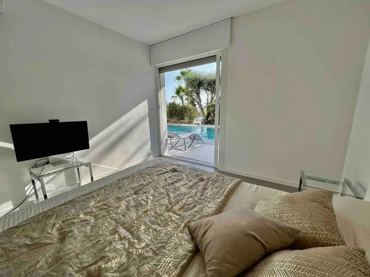 Le Cannet, Provence-Alpes-Côte d’Azur, 06110, FR, 4 Bedrooms Bedrooms, ,4 BathroomsBathrooms,Residential,For Sale,1829456