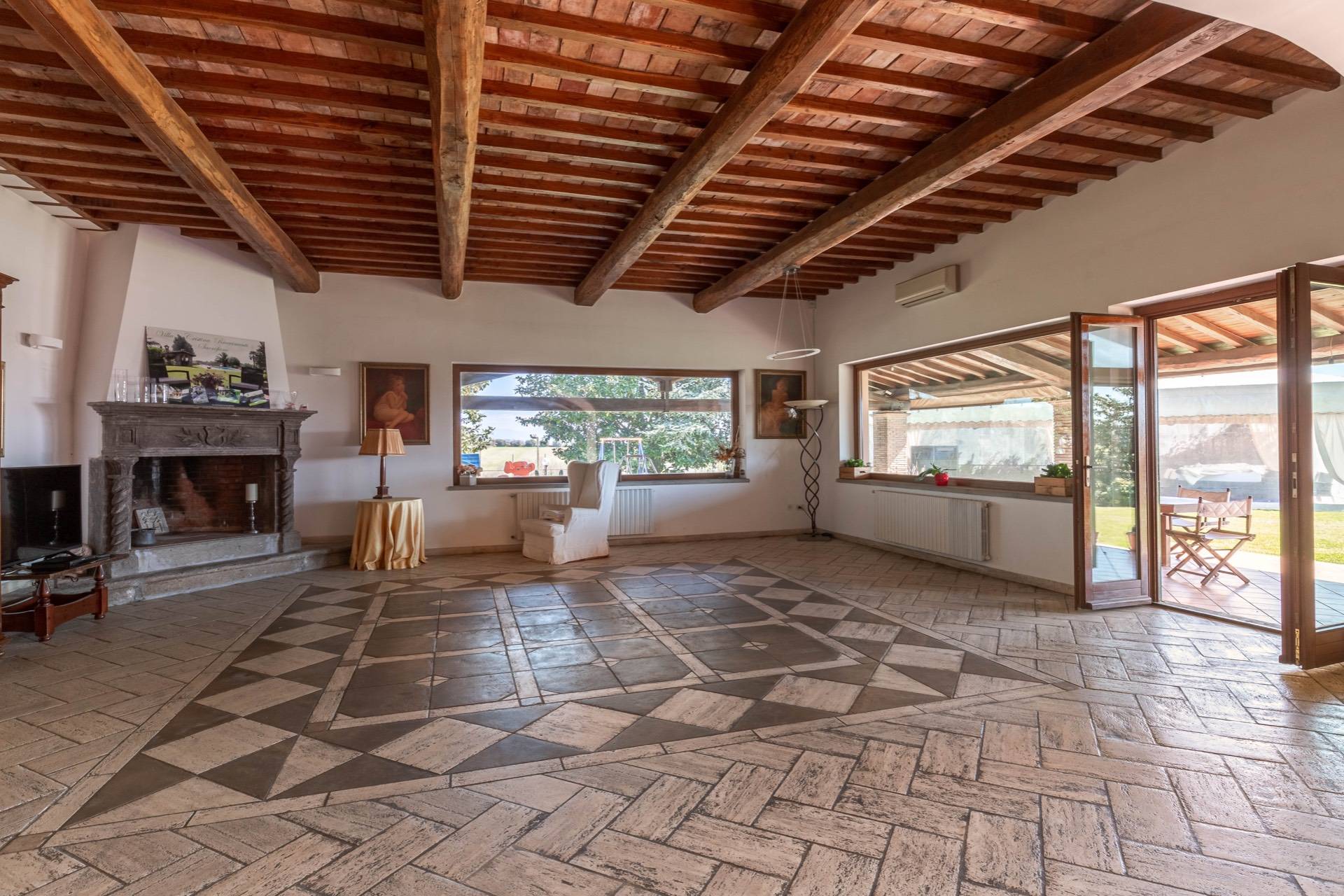 Sacrofano, Roma, 00060, IT, 6 Bedrooms Bedrooms, ,5 BathroomsBathrooms,Residential,For Sale,1850375