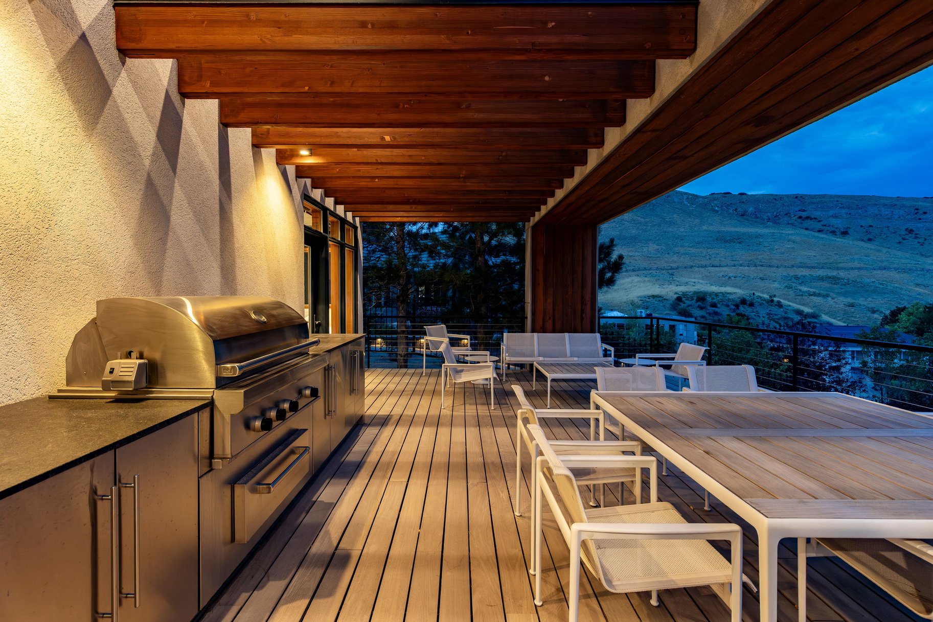  Stunning Contemporary Home with Commanding Views - 物件實景