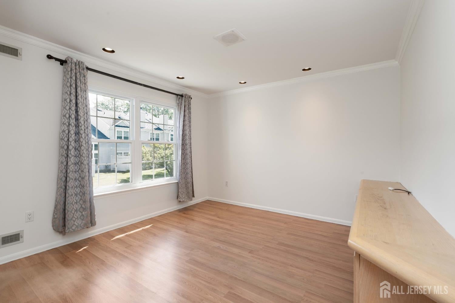 Sayreville, New Jersey, 08872, United States, 3 Bedrooms Bedrooms, ,3 BathroomsBathrooms,Residential,For Sale,1937577