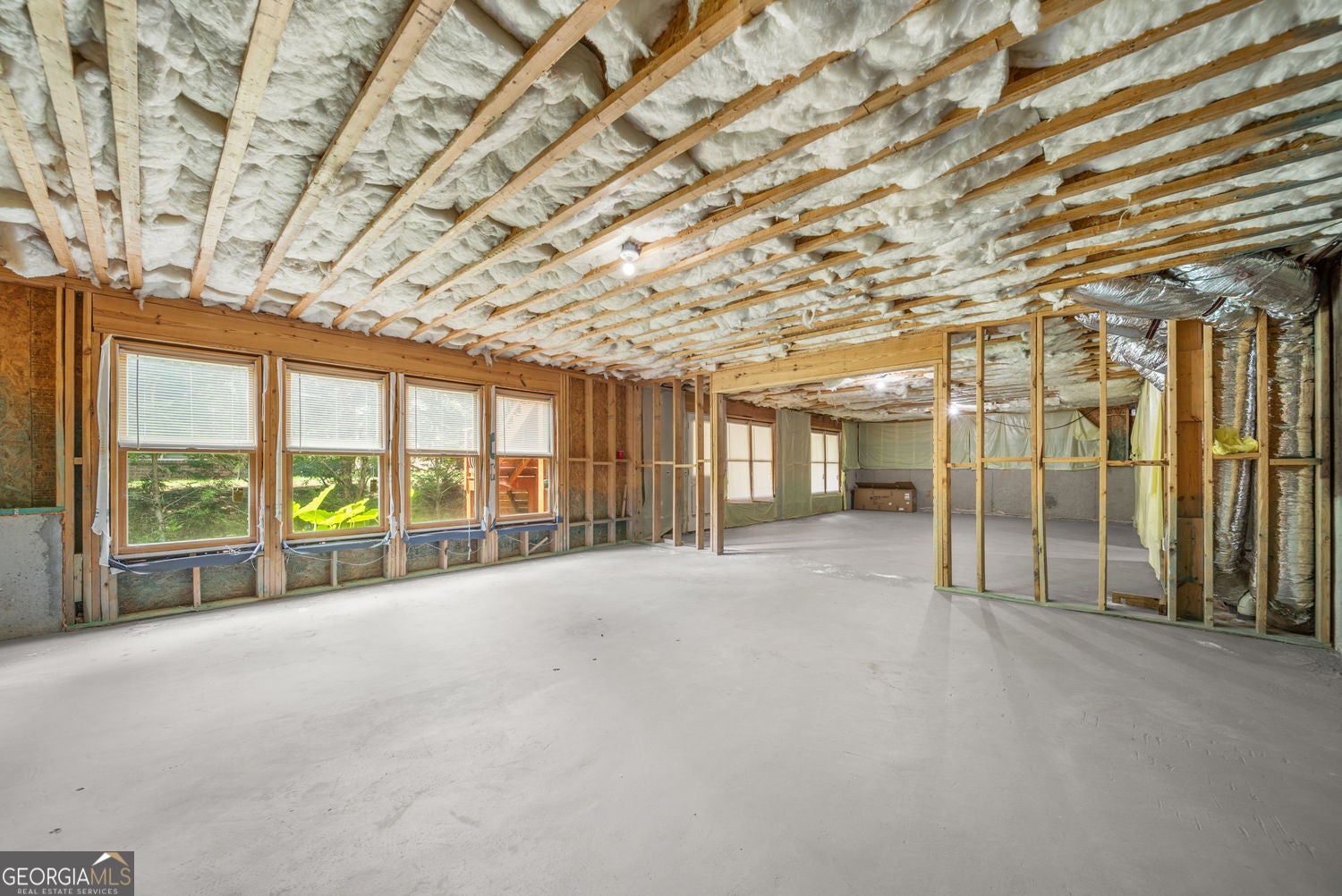 Snellville, Georgia, 30078, United States, 4 Bedrooms Bedrooms, ,5 BathroomsBathrooms,Residential,For Sale,1992513