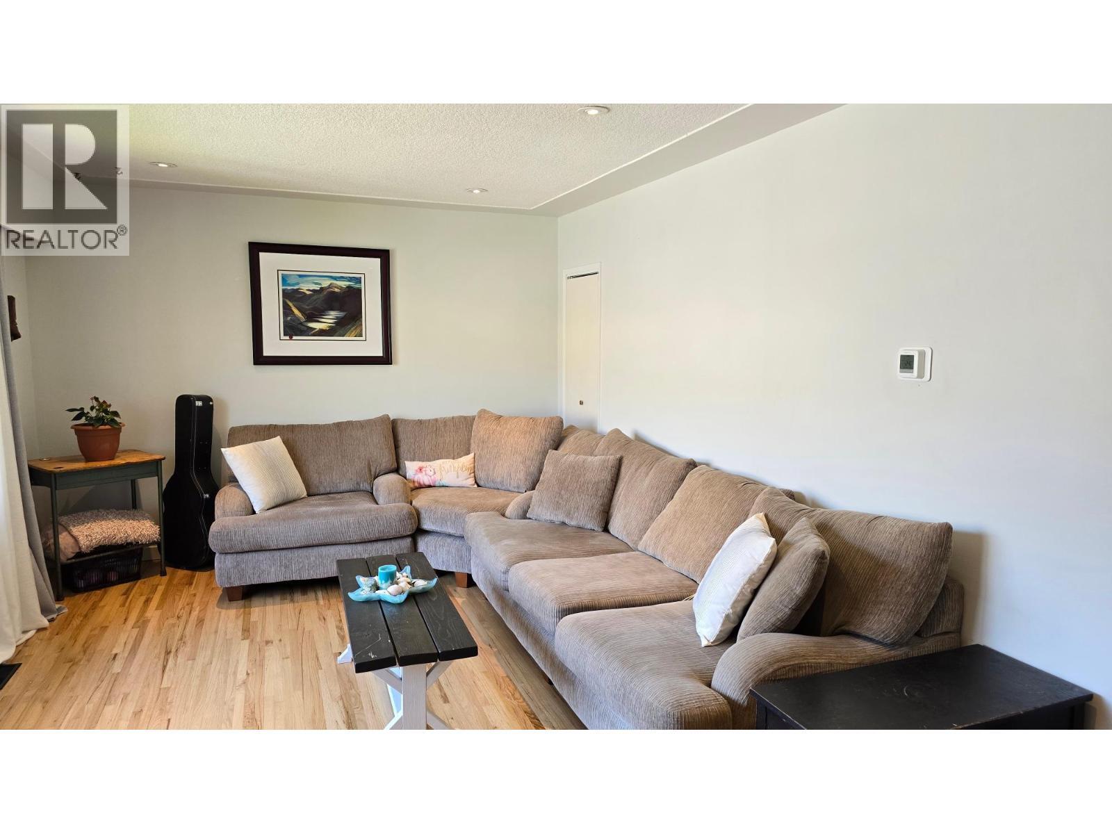 KAMLOOPS, British Columbia, V2C 4Y6, CA, 3 Bedrooms Bedrooms, ,2 BathroomsBathrooms,Residential,For Sale,1950750