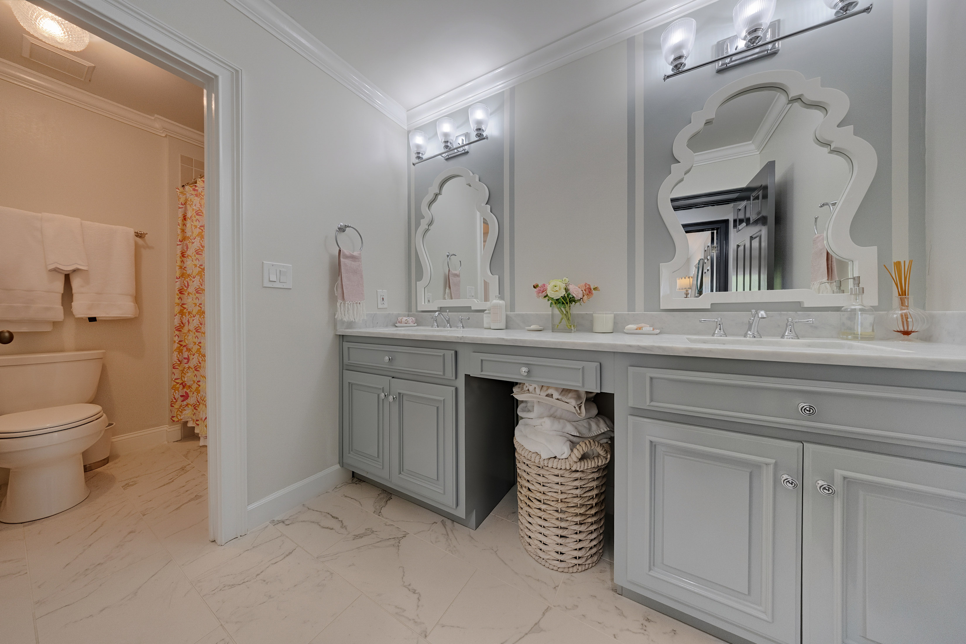  Elegantly Renovated Townhome in Gated Community - 物件實景