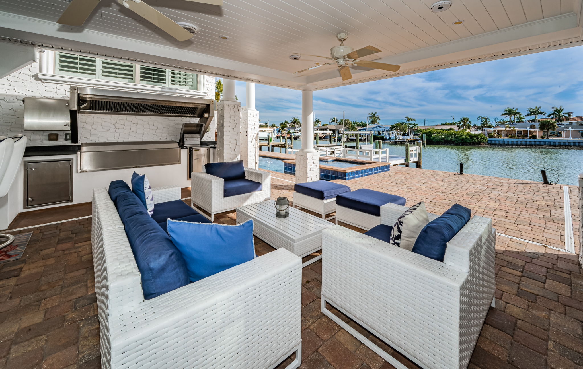 St Petersburg, Florida, 33707, United States, 4 Bedrooms Bedrooms, ,3 BathroomsBathrooms,Residential,For Sale,1992370