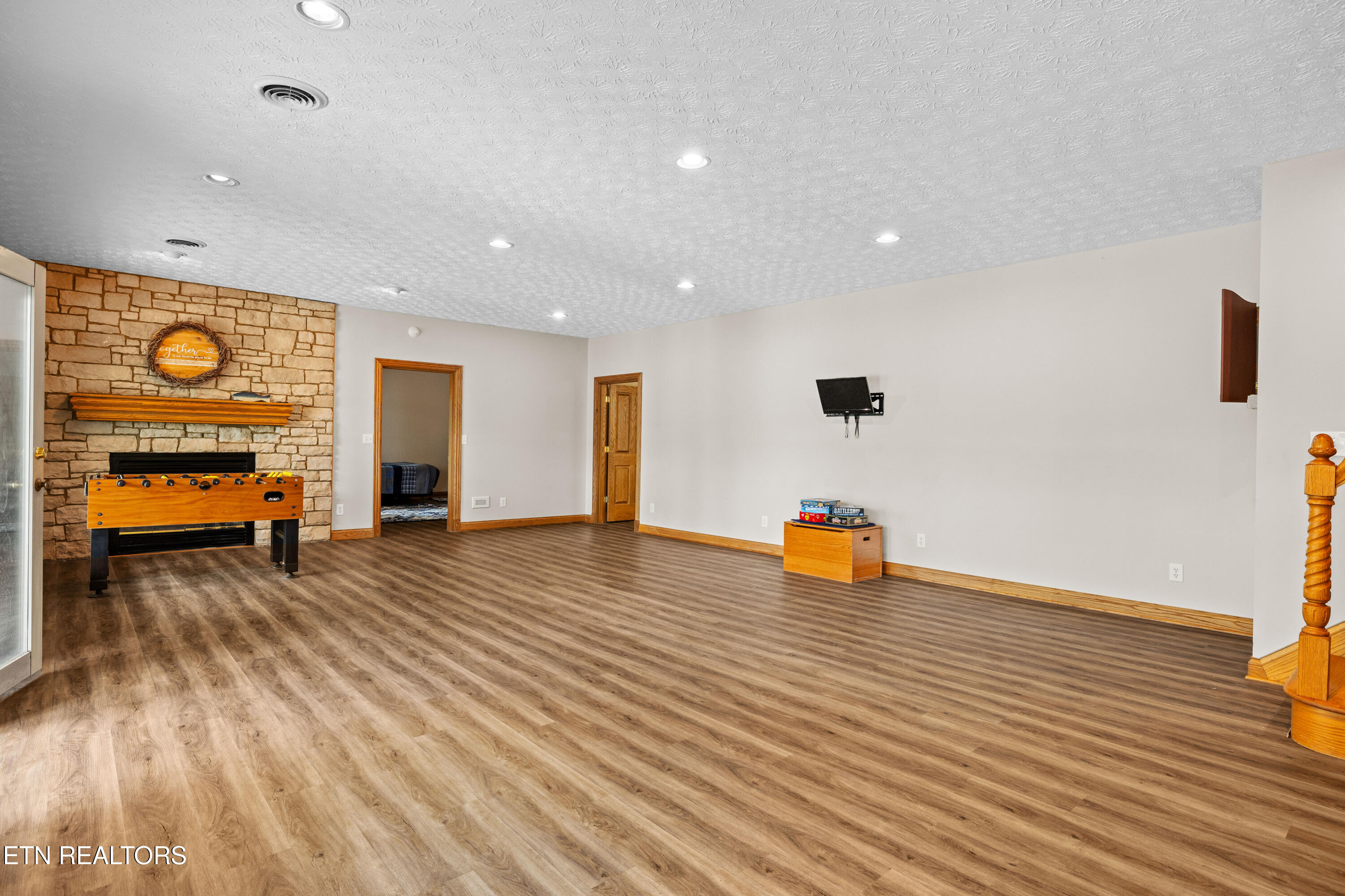 LaFollette, Tennessee, 37766, United States, 3 Bedrooms Bedrooms, ,4 BathroomsBathrooms,Residential,For Sale,1979718