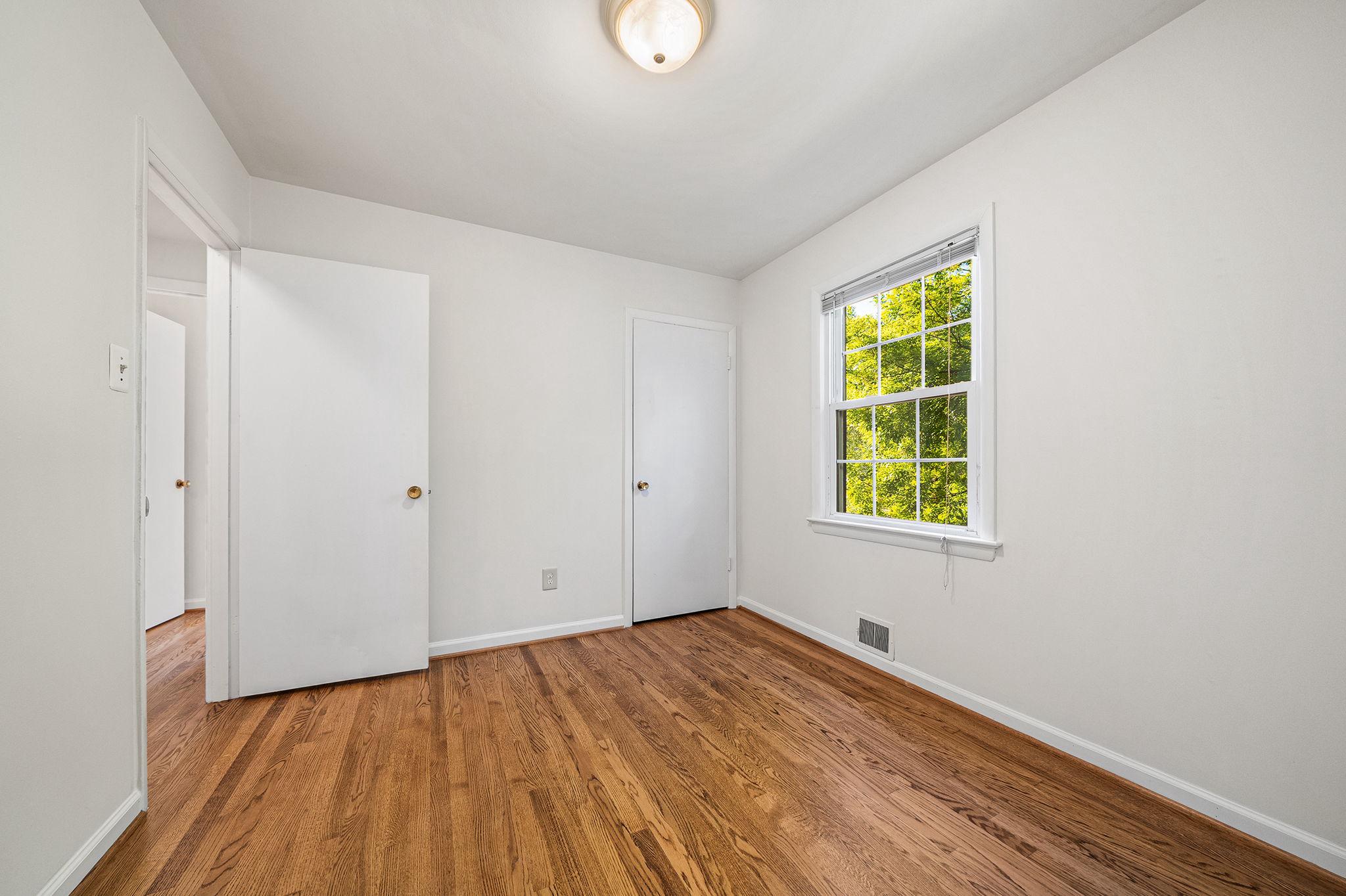  914 Waynewood Boulevard, Alexandria, VA, 22308 - 物件實景