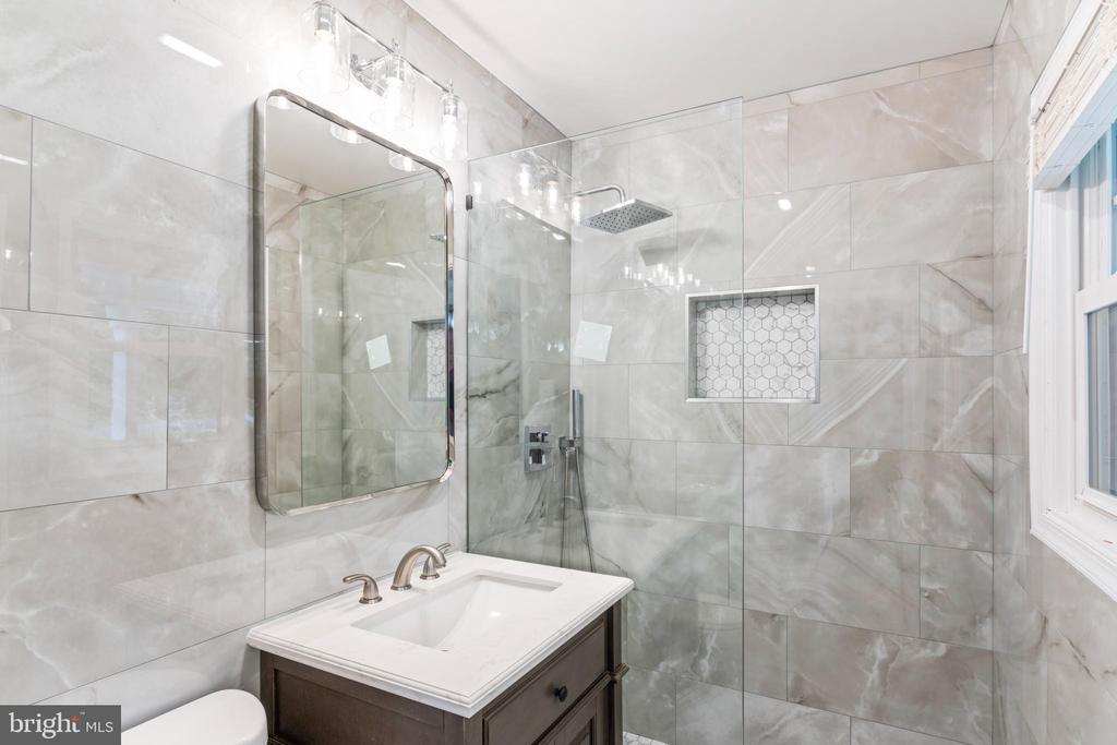 Falls Church, Virginia, 22043, United States, 5 Bedrooms Bedrooms, ,3 BathroomsBathrooms,Residential,For Sale,1977846