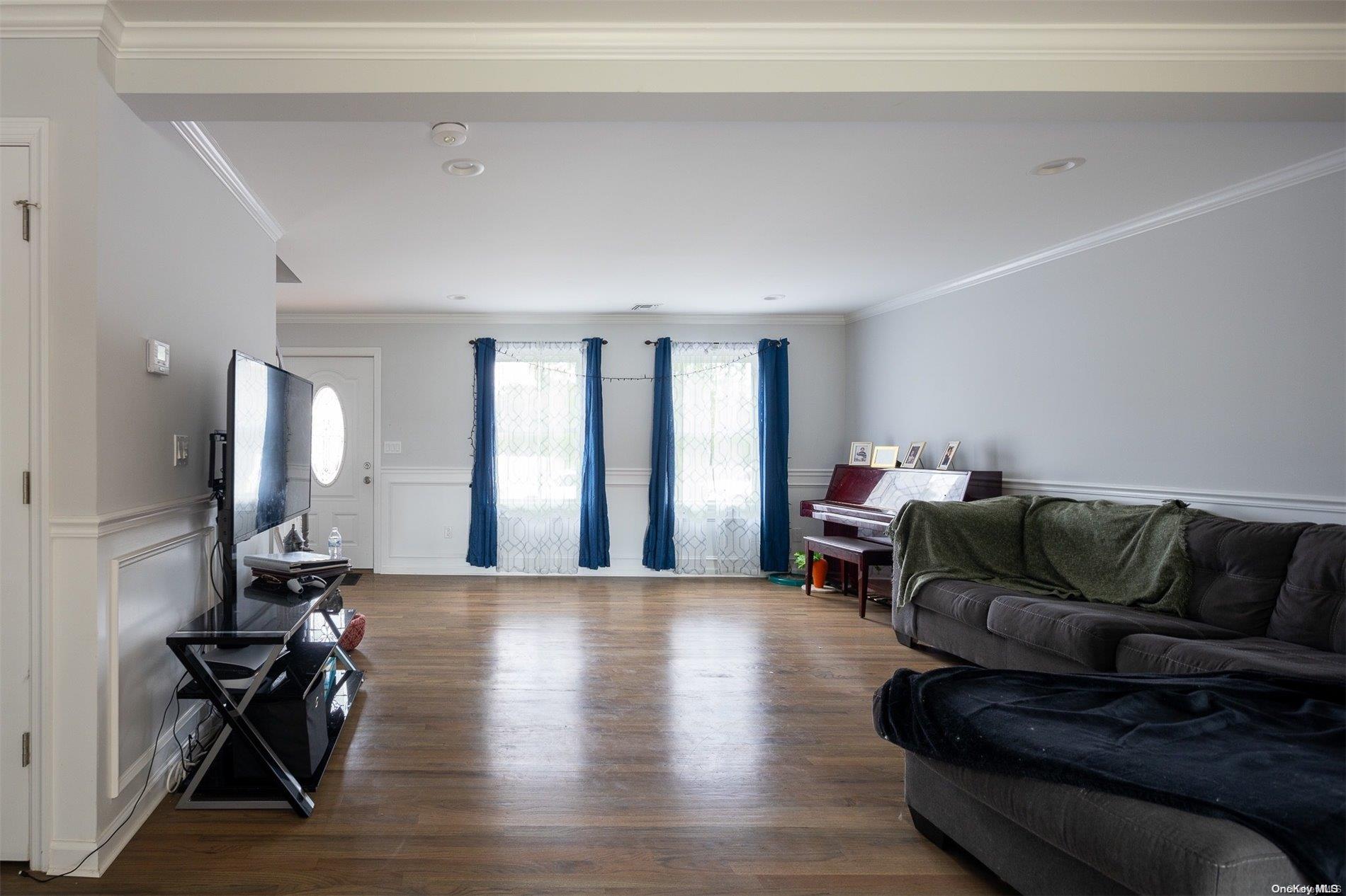 8 Narcissus Road W, Mastic Beach, New York, 11951, United States, 4 Bedrooms Bedrooms, ,3 BathroomsBathrooms,Residential,For Sale,8 Narcissus Road W,1659609