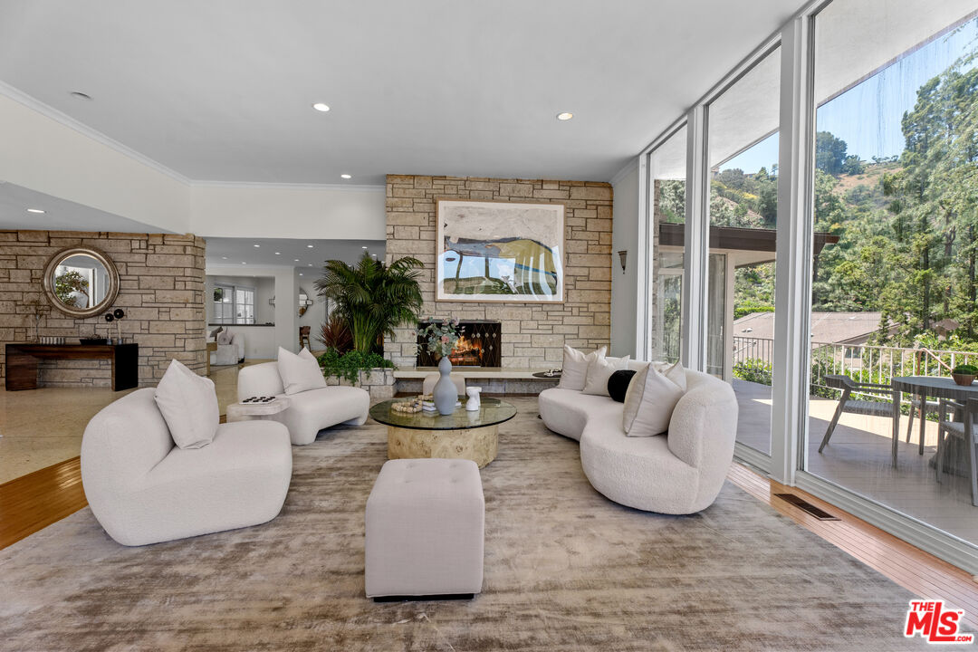 Los Angeles, California, 90077, United States, 4 Bedrooms Bedrooms, ,5 BathroomsBathrooms,Residential,For Sale,1862324