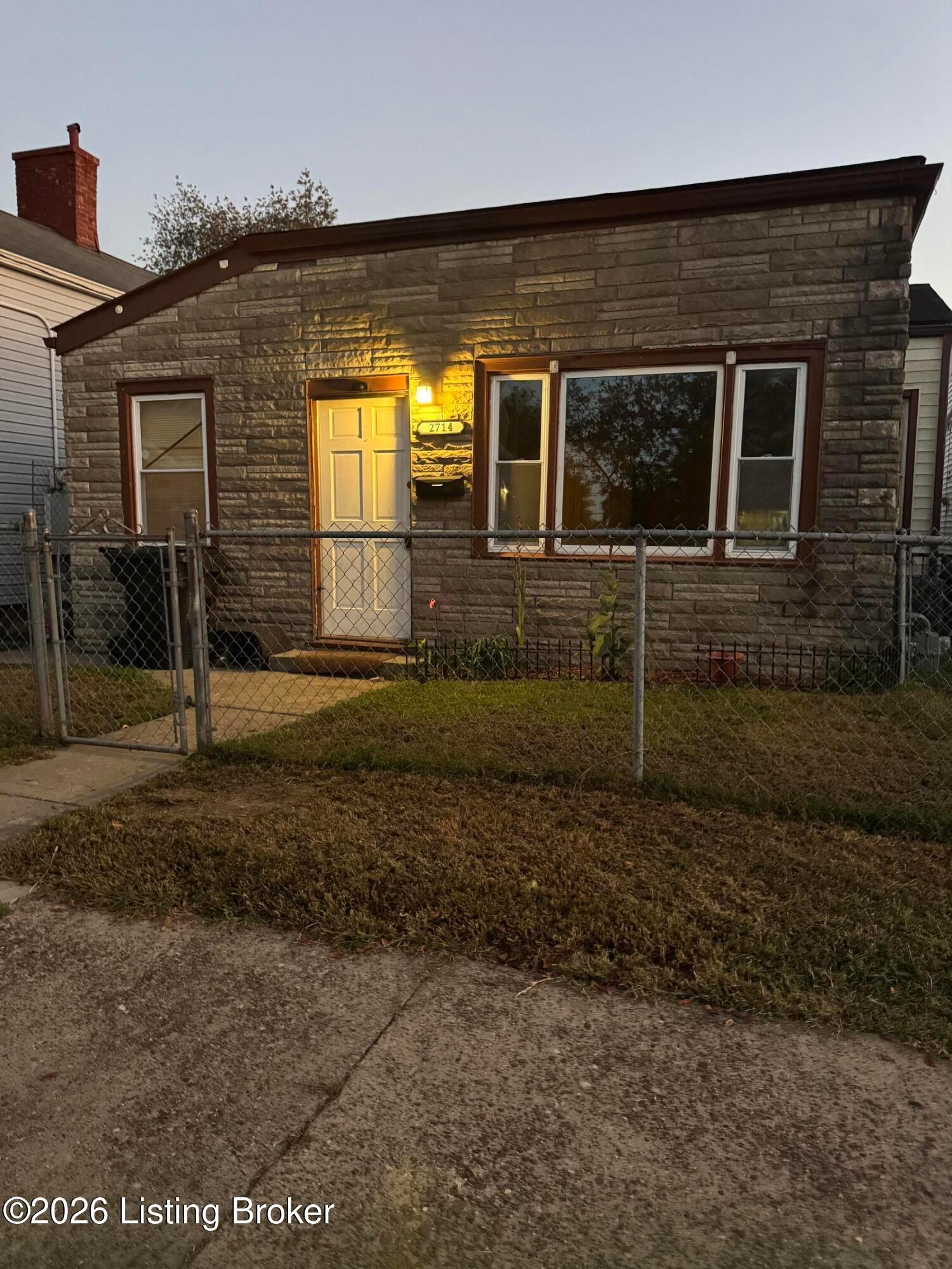 Alford Ave, Louisville, KY 40212
