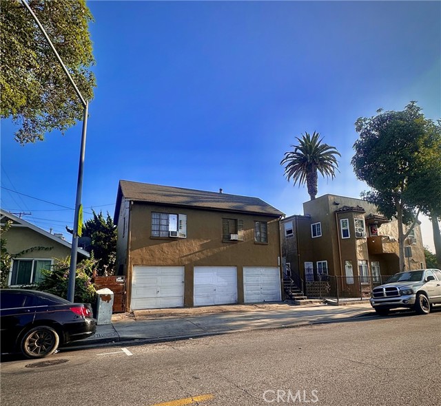 Huntington Park, California, 90255, United States, 6 Bedrooms Bedrooms, ,Residential,For Sale,2001180