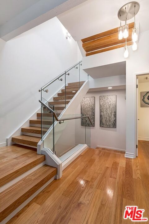 Pacific Palisades, California, 90272, United States, 3 Bedrooms Bedrooms, ,4 BathroomsBathrooms,Residential,For Sale,1993349