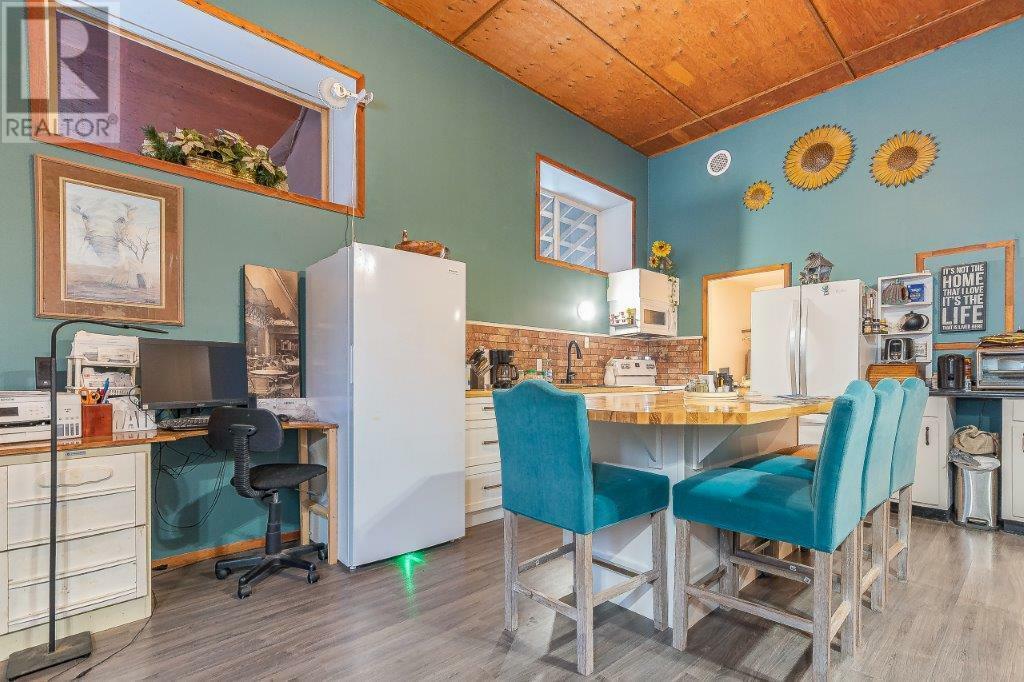 MALAKWA, British Columbia, V0E 2J0, CA, 2 Bedrooms Bedrooms, ,Residential,For Sale,1839032