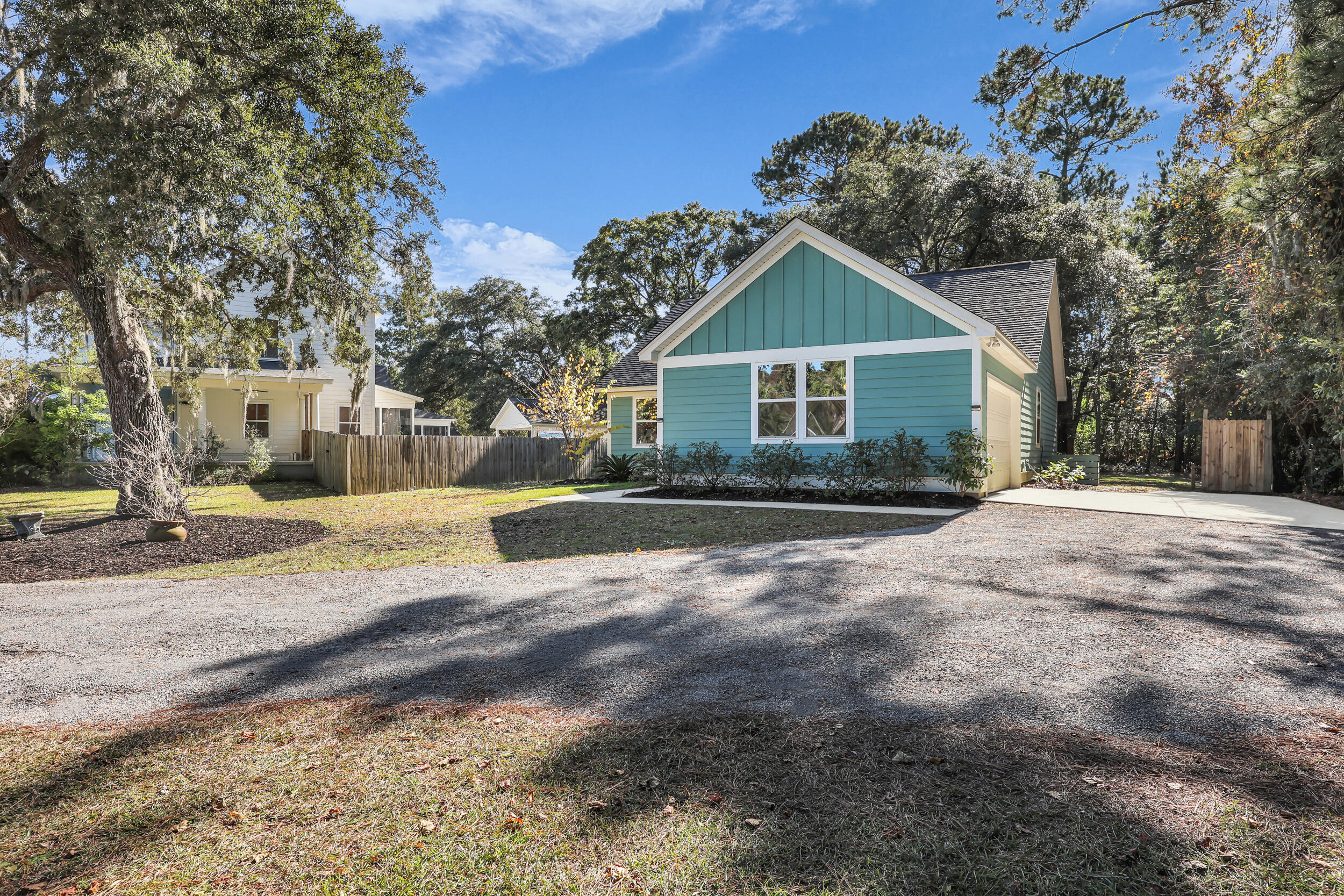 Mount Pleasant, South Carolina, 29466, United States, 3 Bedrooms Bedrooms, ,2 BathroomsBathrooms,Residential,For Sale,1992922
