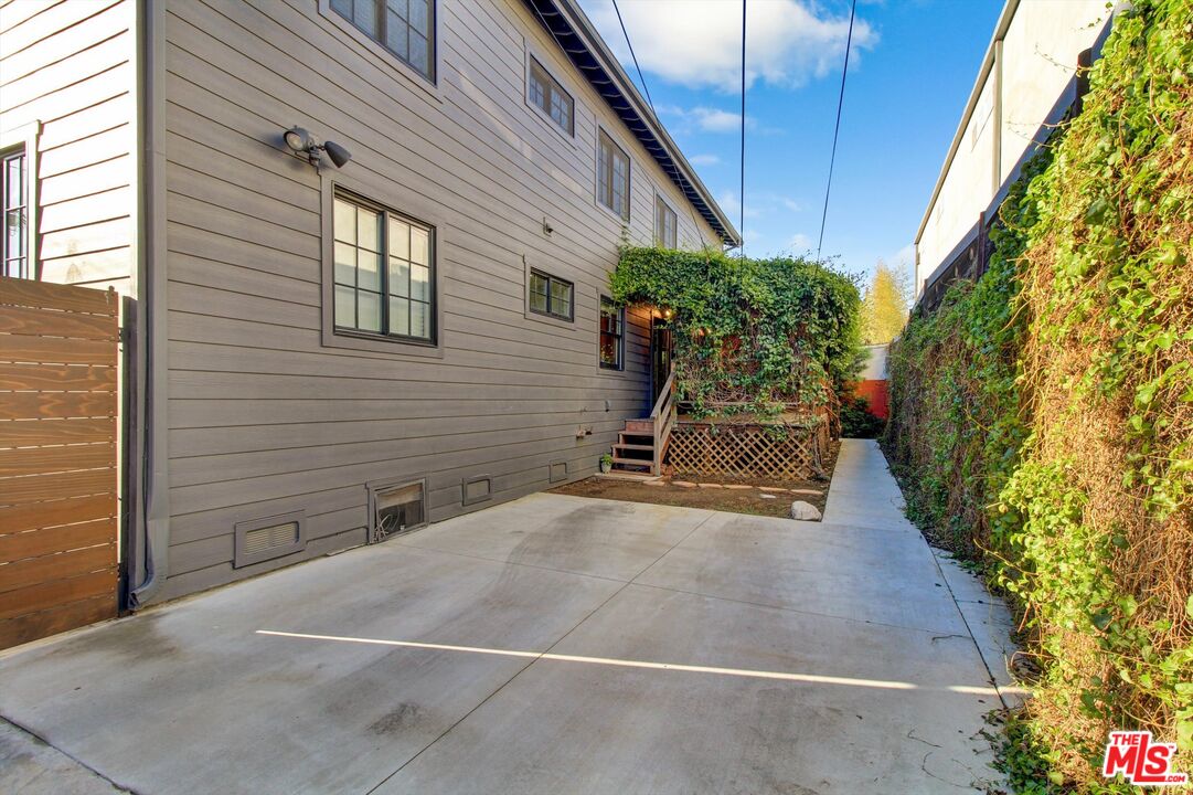 Venice, California, 90291, United States, 7 Bedrooms Bedrooms, ,Residential,For Sale,1700344