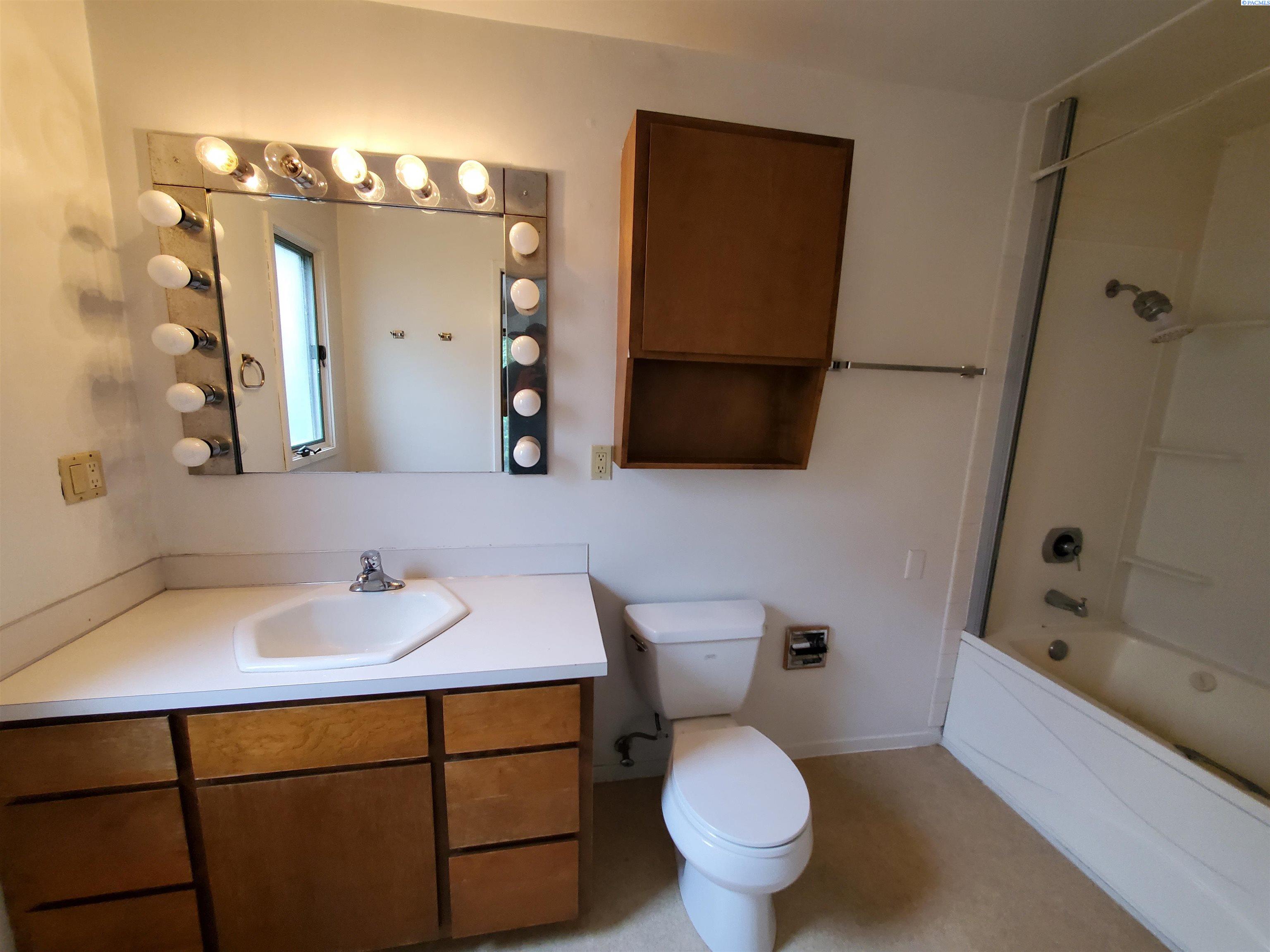 Pullman, Washington, 99163, United States, 5 Bedrooms Bedrooms, ,3 BathroomsBathrooms,Residential,For Sale,1793538