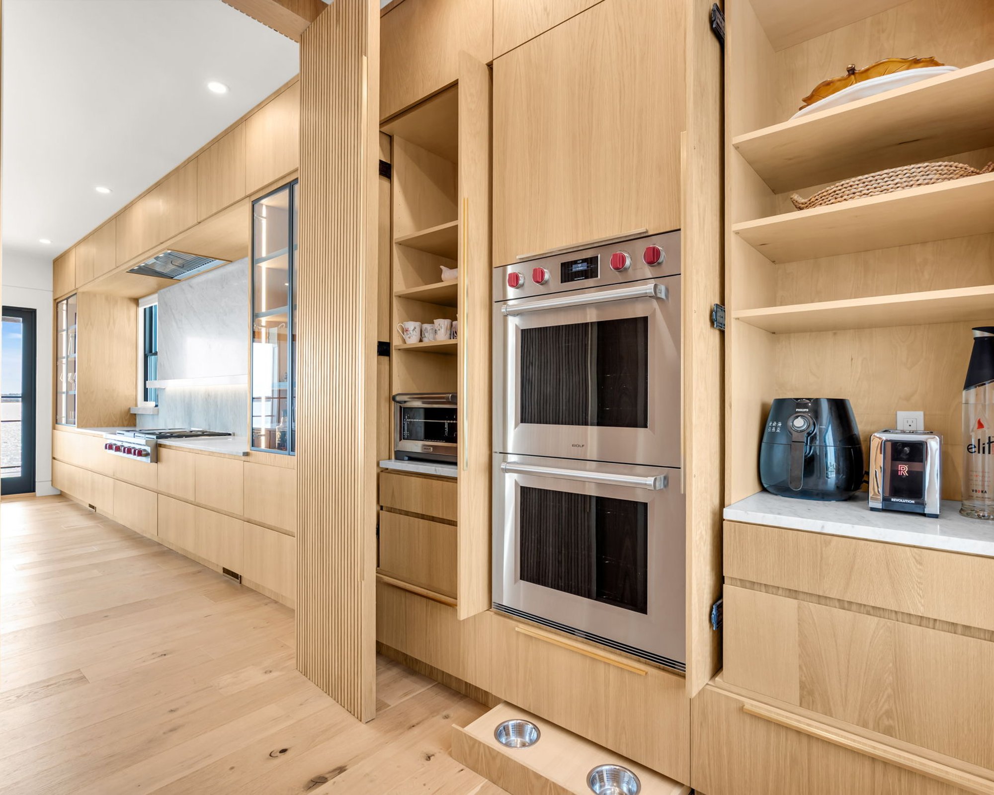  Exceptional Custom Built Waterfront Home - 物件實景