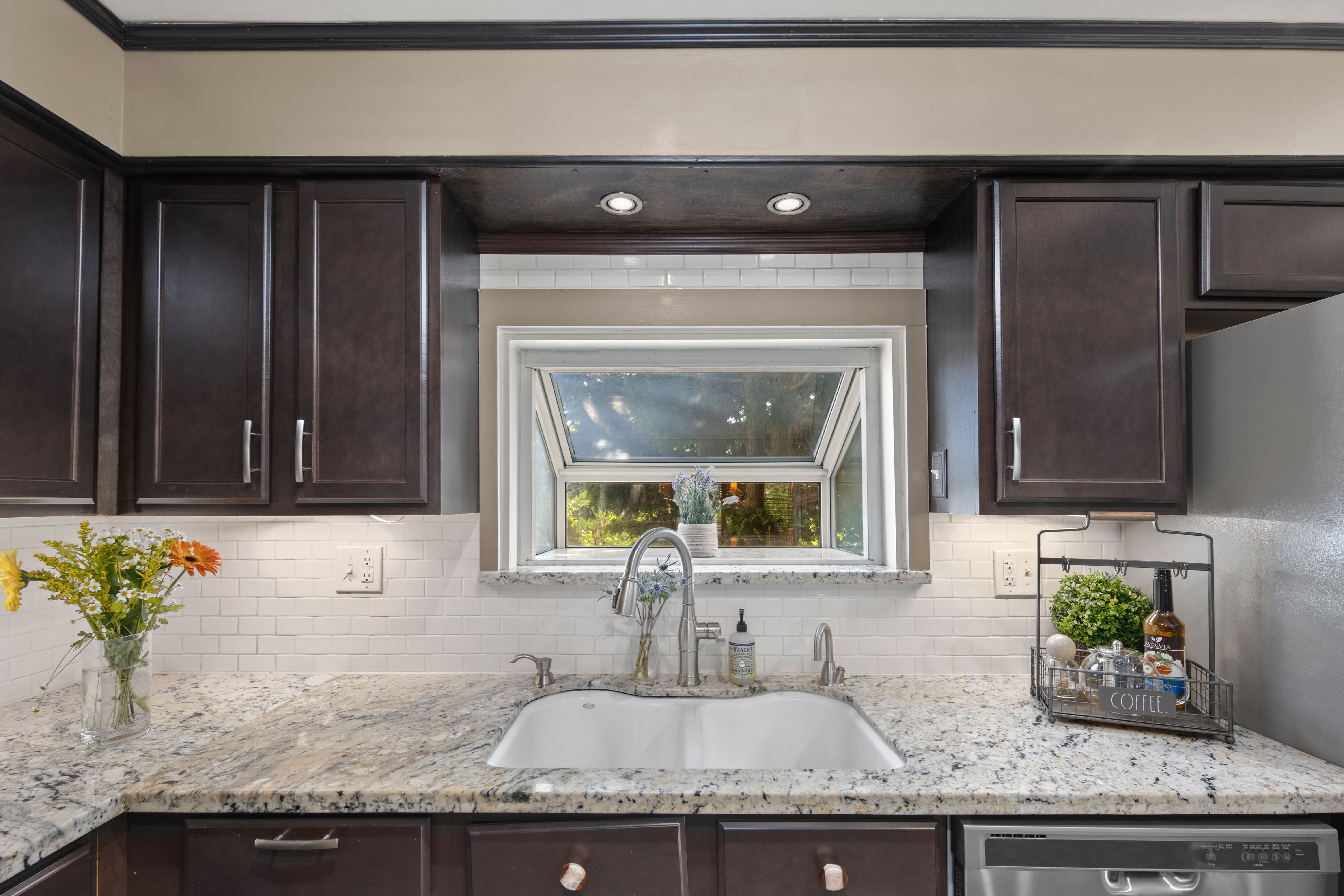  732 S. Summit Ave, Bremerton, WA 98312 - 物件實景