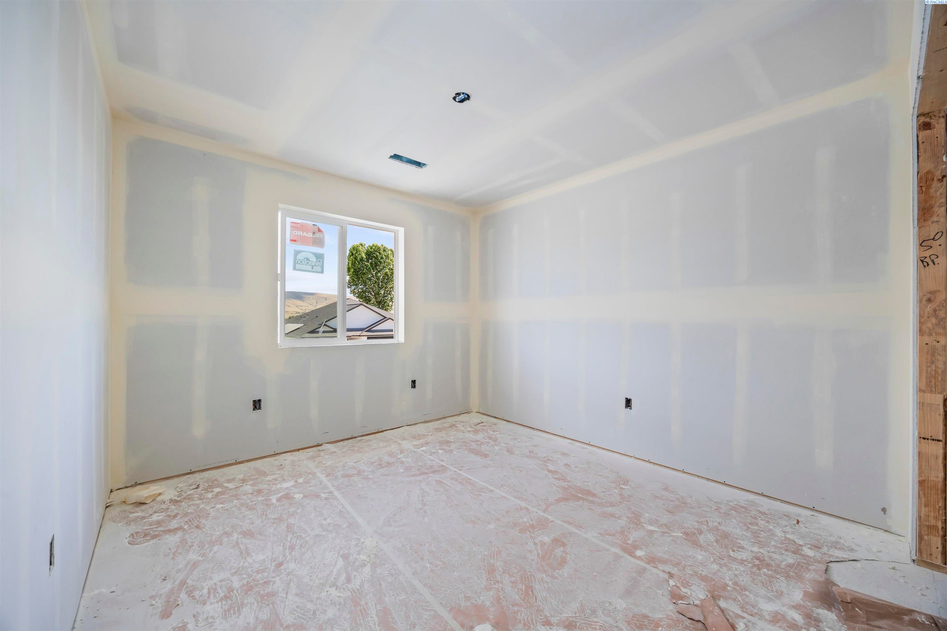 Prosser, Washington, 99350, United States, 5 Bedrooms Bedrooms, ,3 BathroomsBathrooms,Residential,For Sale,1924139