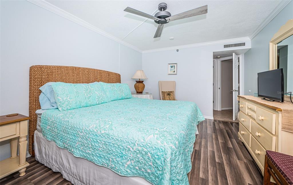 Clearwater Beach, Florida, 33767, United States, 1 Bedroom Bedrooms, ,2 BathroomsBathrooms,Residential,For Sale,1939900
