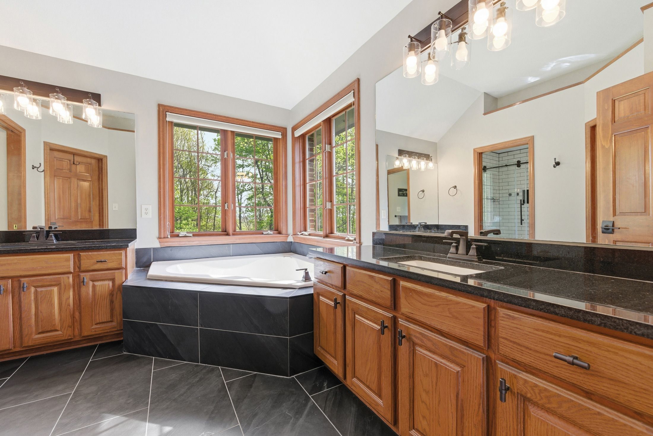  210 Royal Doulton Court, Gibsonia, PA 15044 - 物件實景