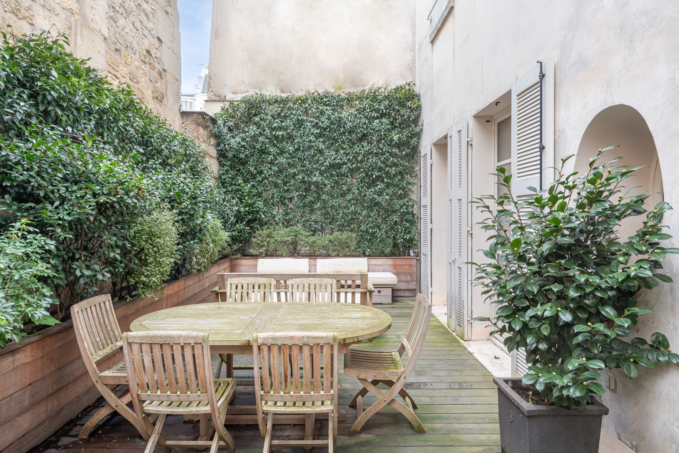  Elegant, fully renovated apartment with a spacious landscaped terrace - 物件實景