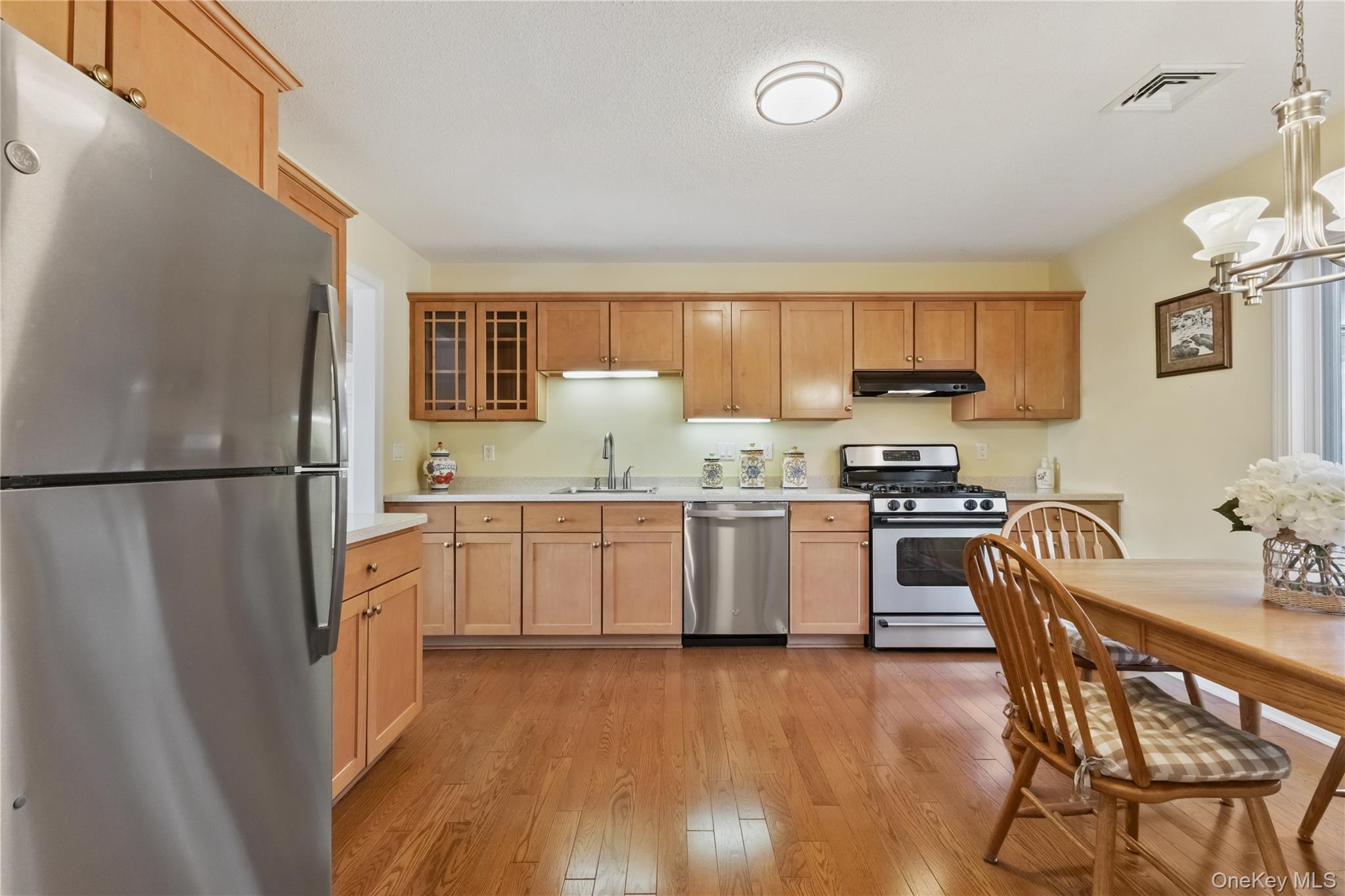 Somers, New York, 10589, United States, 3 Bedrooms Bedrooms, ,2 BathroomsBathrooms,Residential,For Sale,1989614