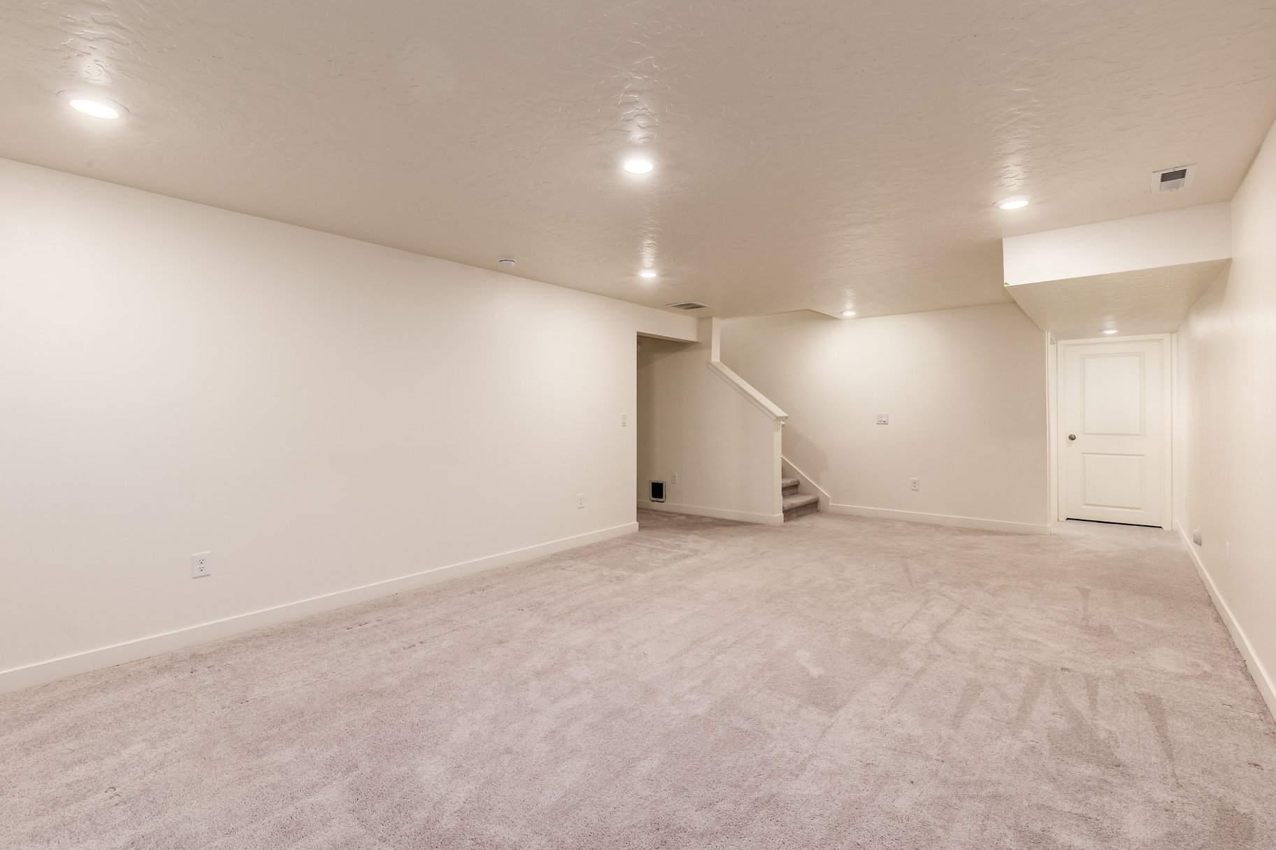  Fresh, Bright & Beautiful 2-Story Home - 物件實景