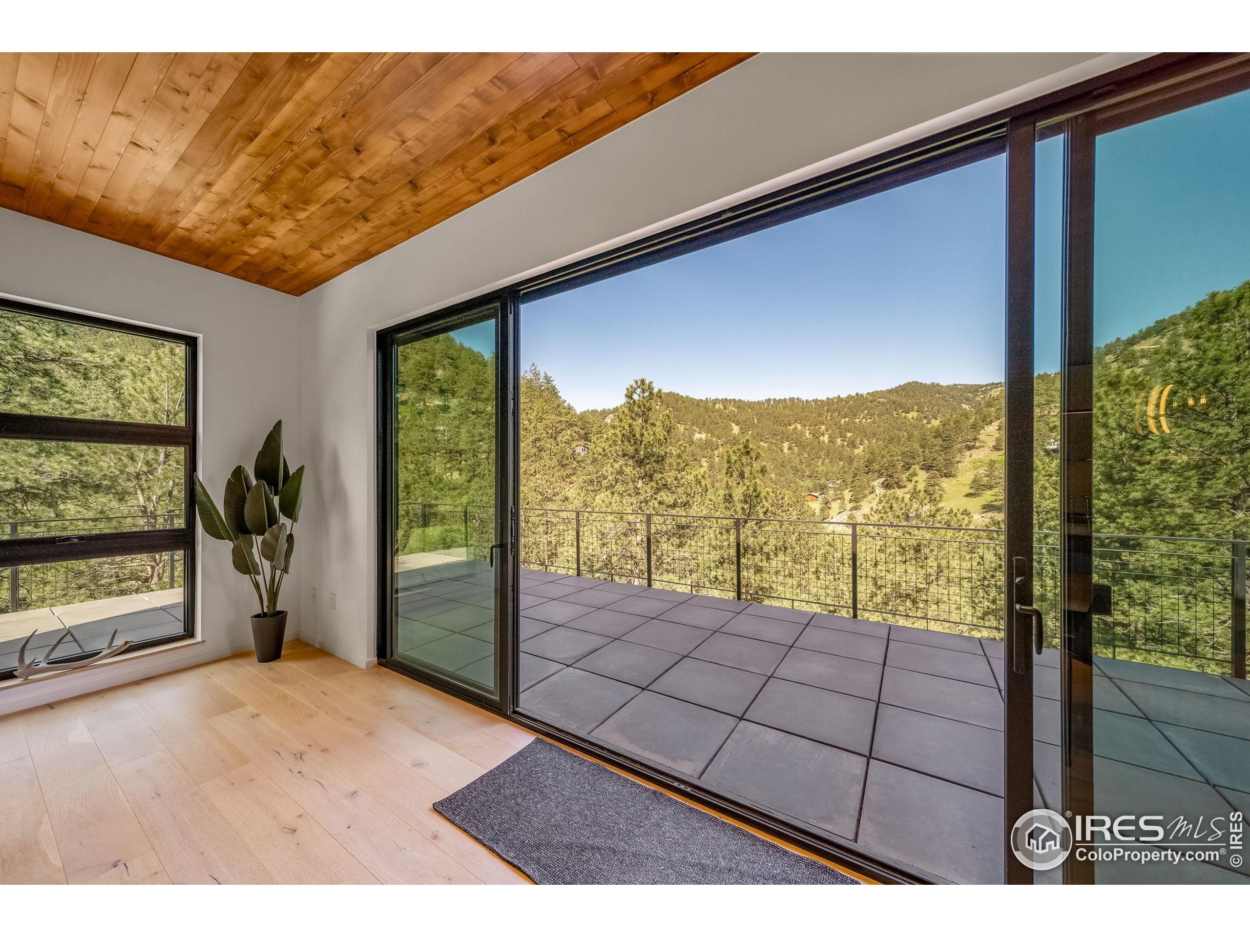 Boulder, Colorado, 80302, United States, 4 Bedrooms Bedrooms, ,3 BathroomsBathrooms,Residential,For Sale,1947999