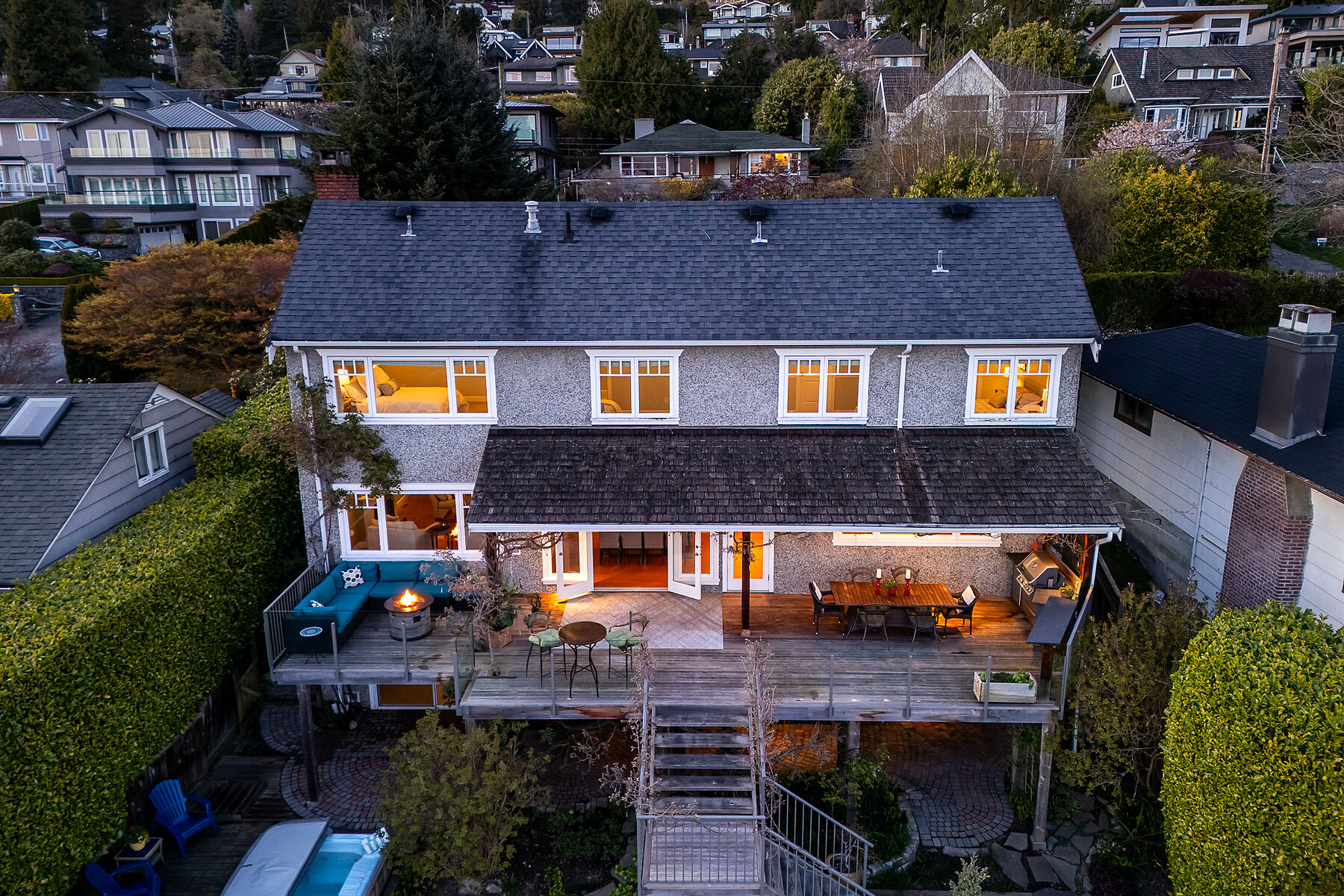  Ideal Dundarave Location - 物件實景