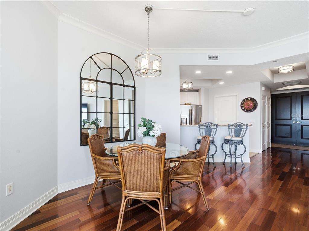 Tampa, Florida, 33602, United States, 2 Bedrooms Bedrooms, ,3 BathroomsBathrooms,Residential,For Sale,2003019