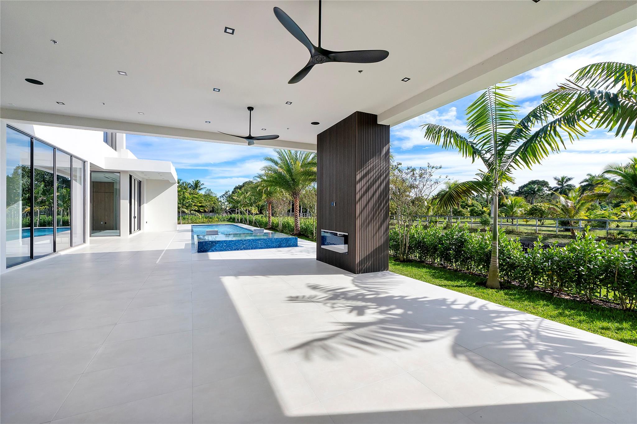 Plantation, Florida, 33323, United States, 6 Bedrooms Bedrooms, ,8 BathroomsBathrooms,Residential,For Sale,1984384