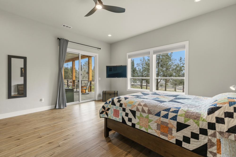 KLAMATH FALLS, Oregon, 97601, United States, 4 Bedrooms Bedrooms, ,3 BathroomsBathrooms,Residential,For Sale,2044065