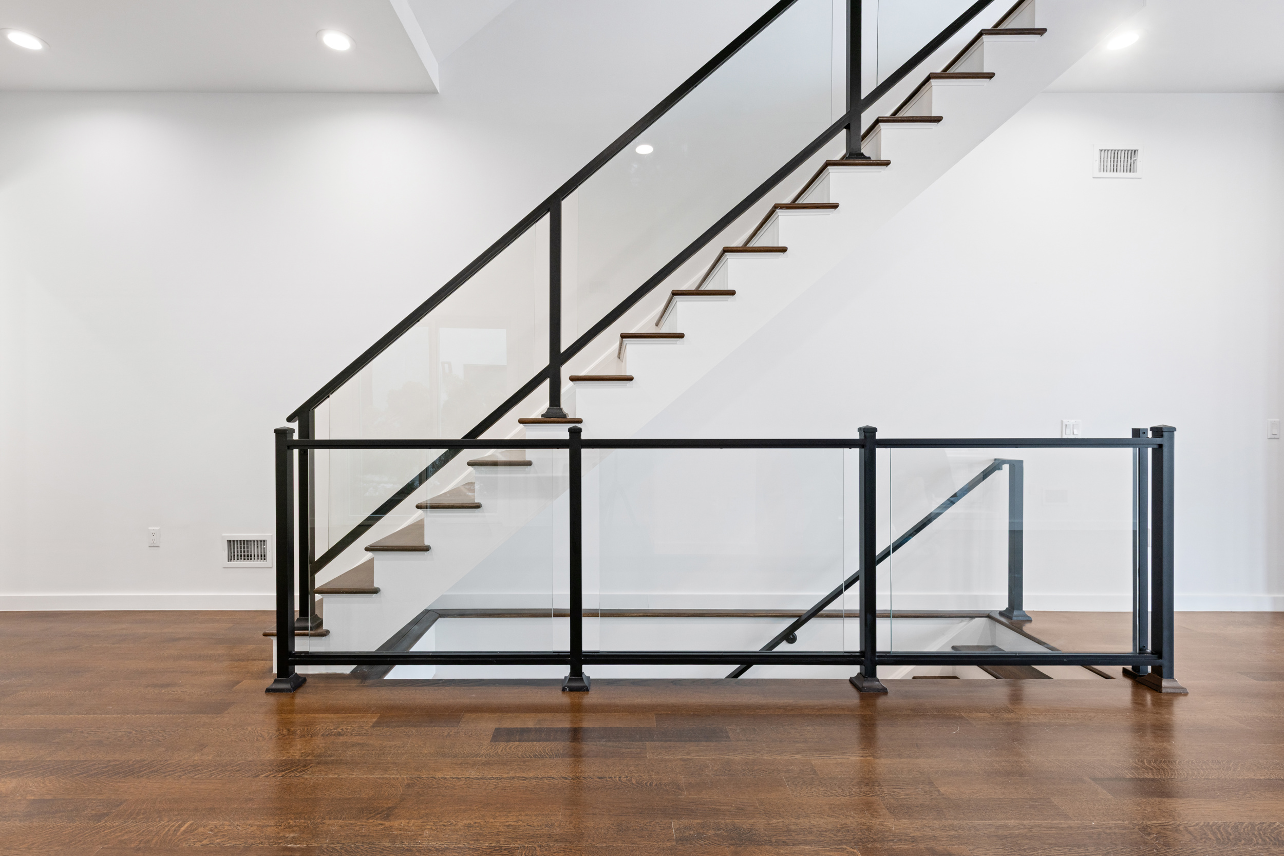  712 Undercliff Avenue, Edgewater, NJ, 07020 - 物件實景