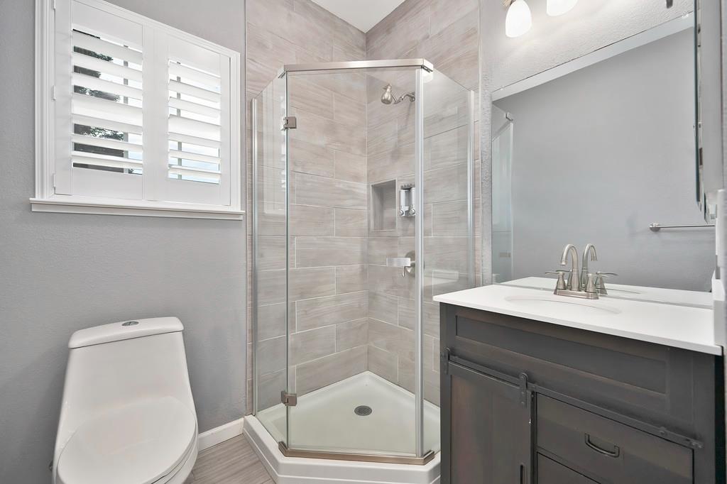 Roseville, California, 95747, United States, 6 Bedrooms Bedrooms, ,4 BathroomsBathrooms,Residential,For Sale,1940337