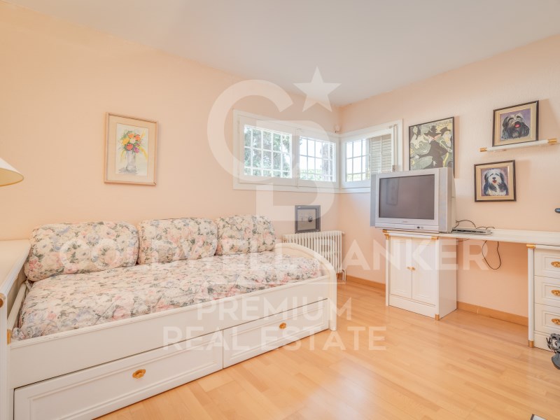 Cerdanyola del Vallès, Catalonia, ES, 4 Bedrooms Bedrooms, ,3 BathroomsBathrooms,Residential,For Sale,1481856