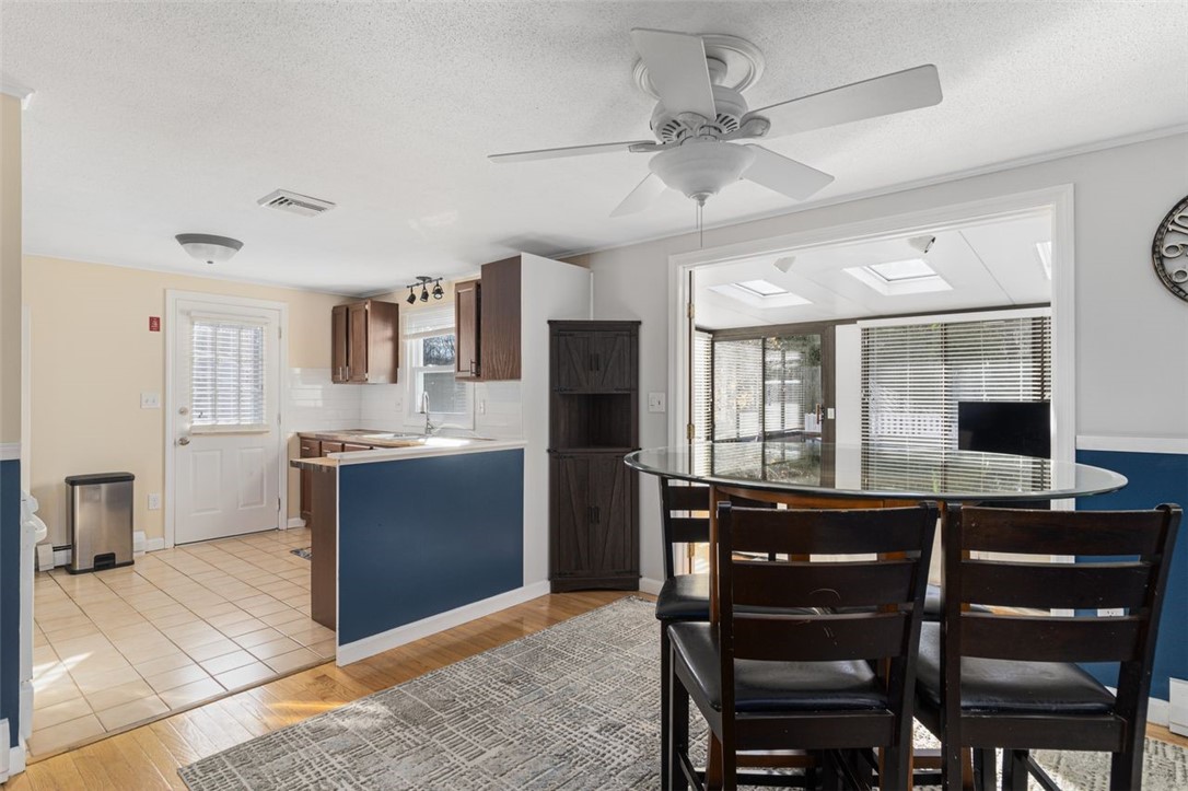 Cranston, Rhode Island, 02921, United States, 3 Bedrooms Bedrooms, ,2 BathroomsBathrooms,Residential,For Sale,1996913