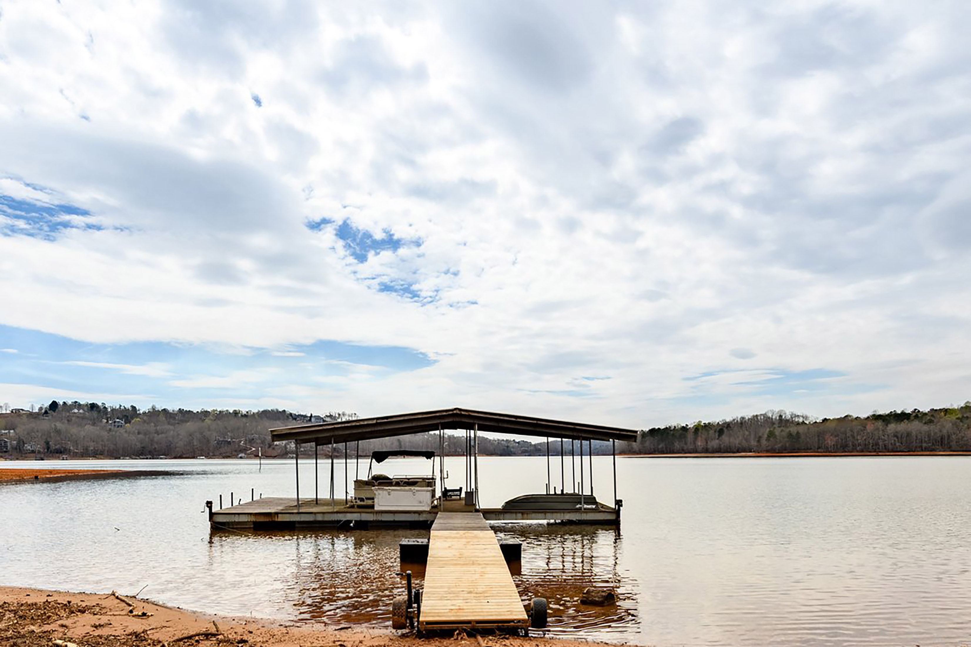  Lakefront Estate with Private Dock, Guest Home and Pool - 物件實景