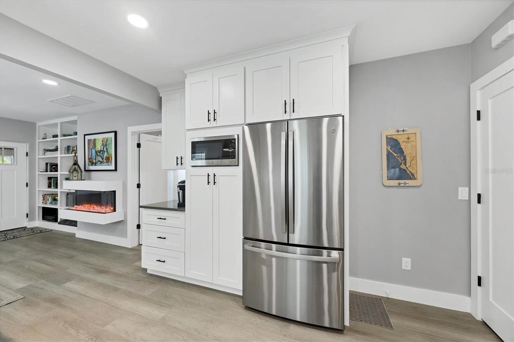 Sarasota, Florida, 34236, United States, 2 Bedrooms Bedrooms, ,2 BathroomsBathrooms,Residential,For Sale,1960747