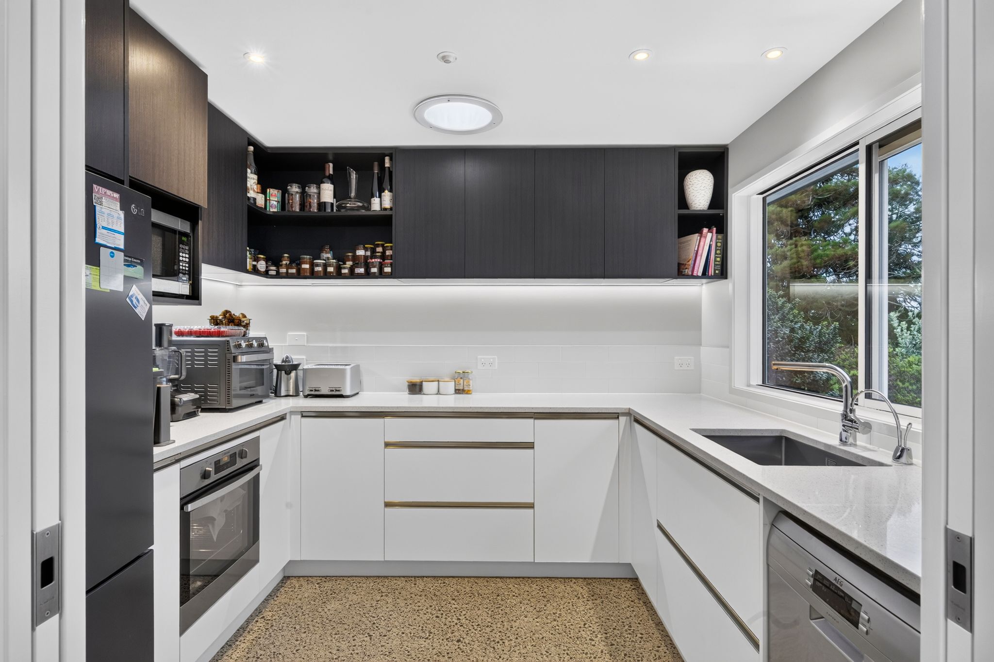  Bespoke in Design, Home and Income Retreat - 物件實景